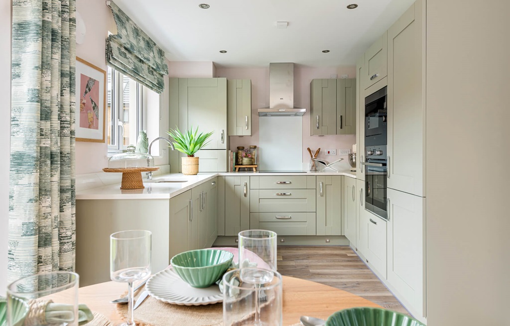 Three Sided Kitchen With Lots Of Storage