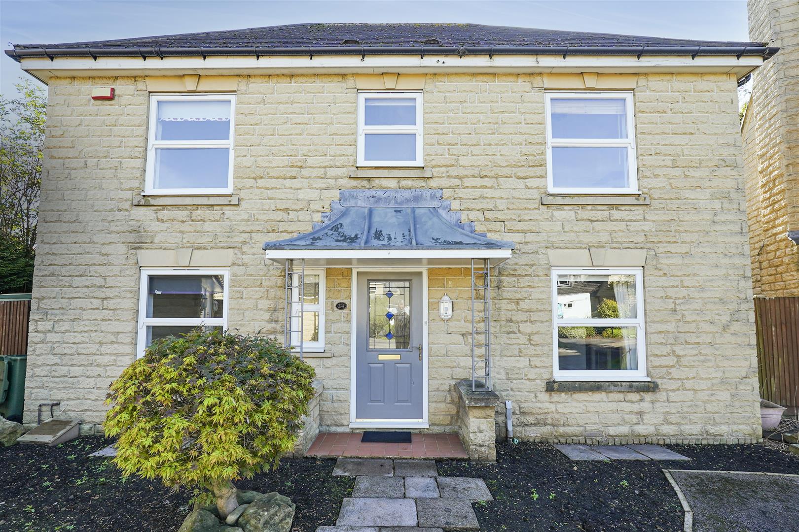 24, Brodley Close, Halifax photo 4