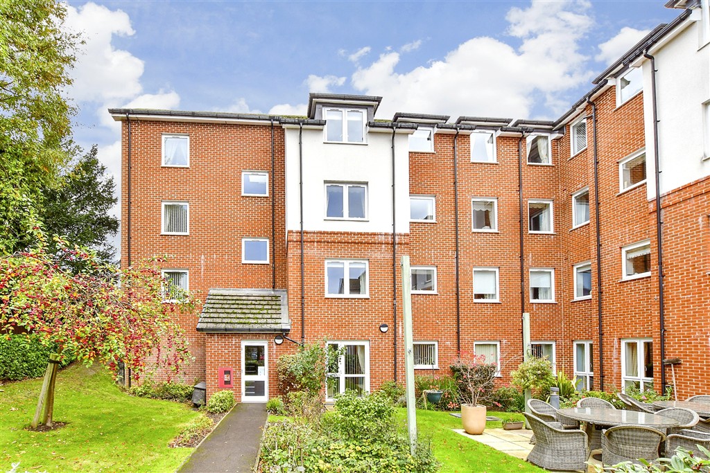 Beaconsfield Road, Waterlooville photo 2