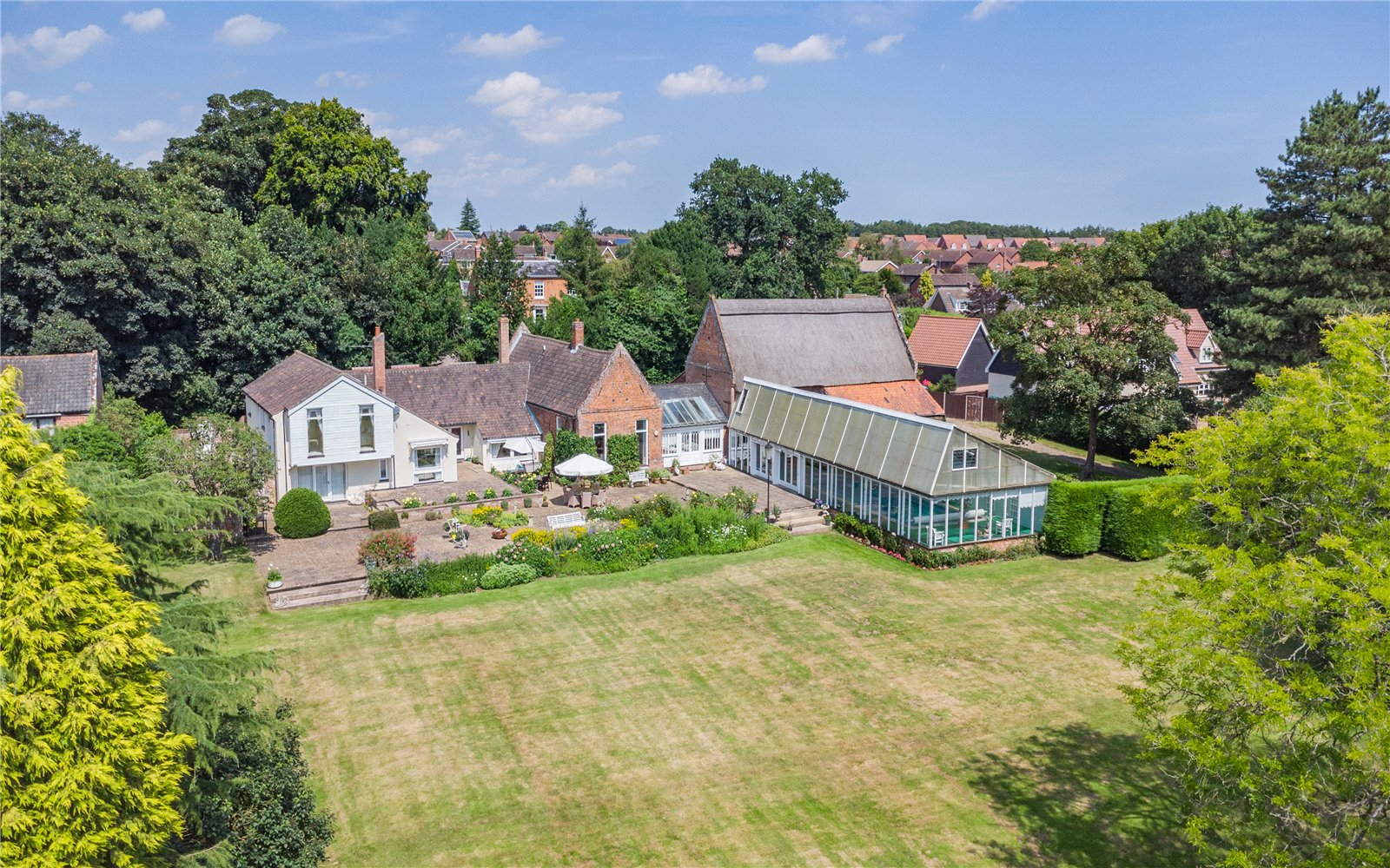 4 bedroom detached house for sale 0