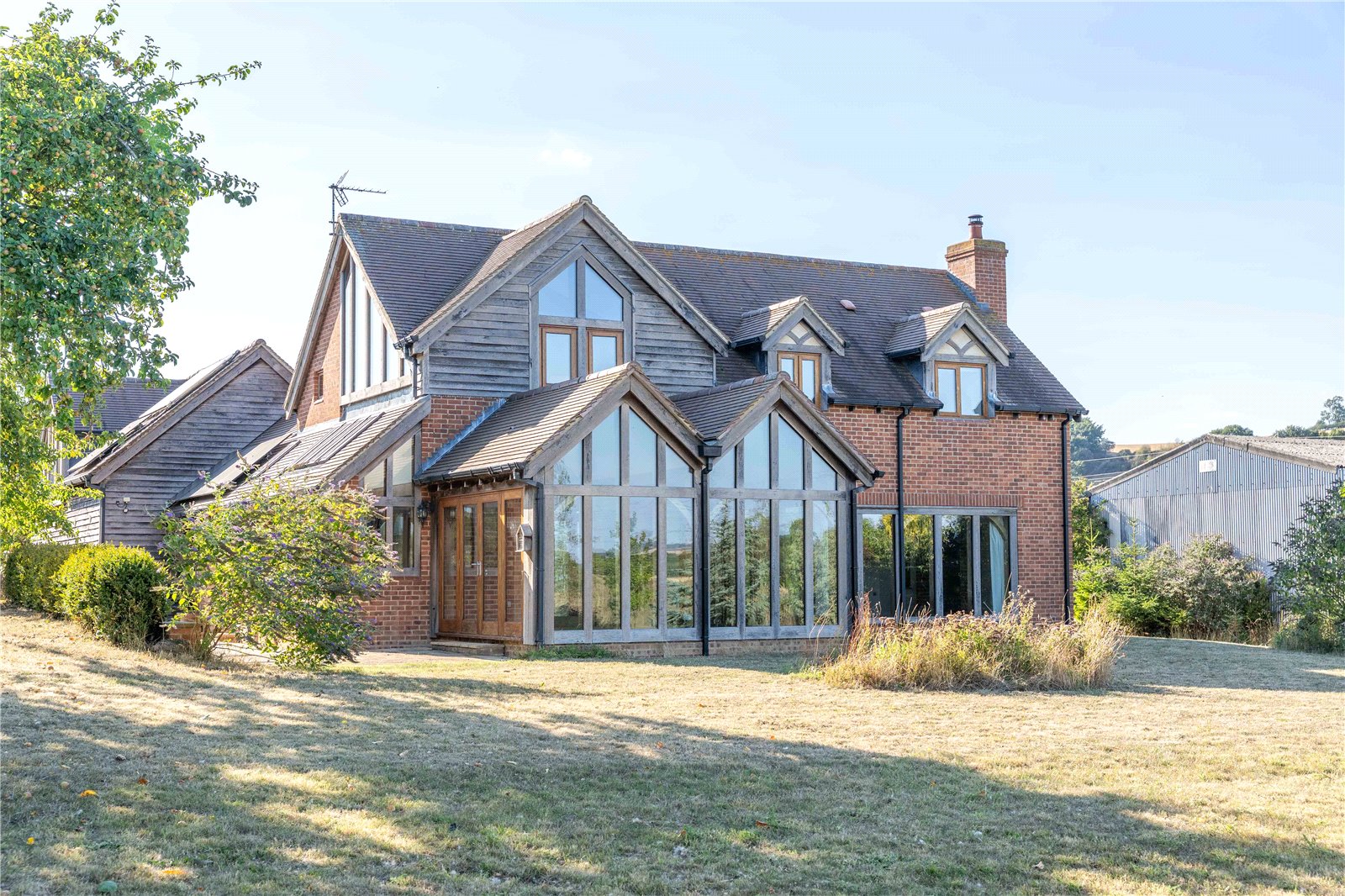 4 bedroom detached house for sale 0