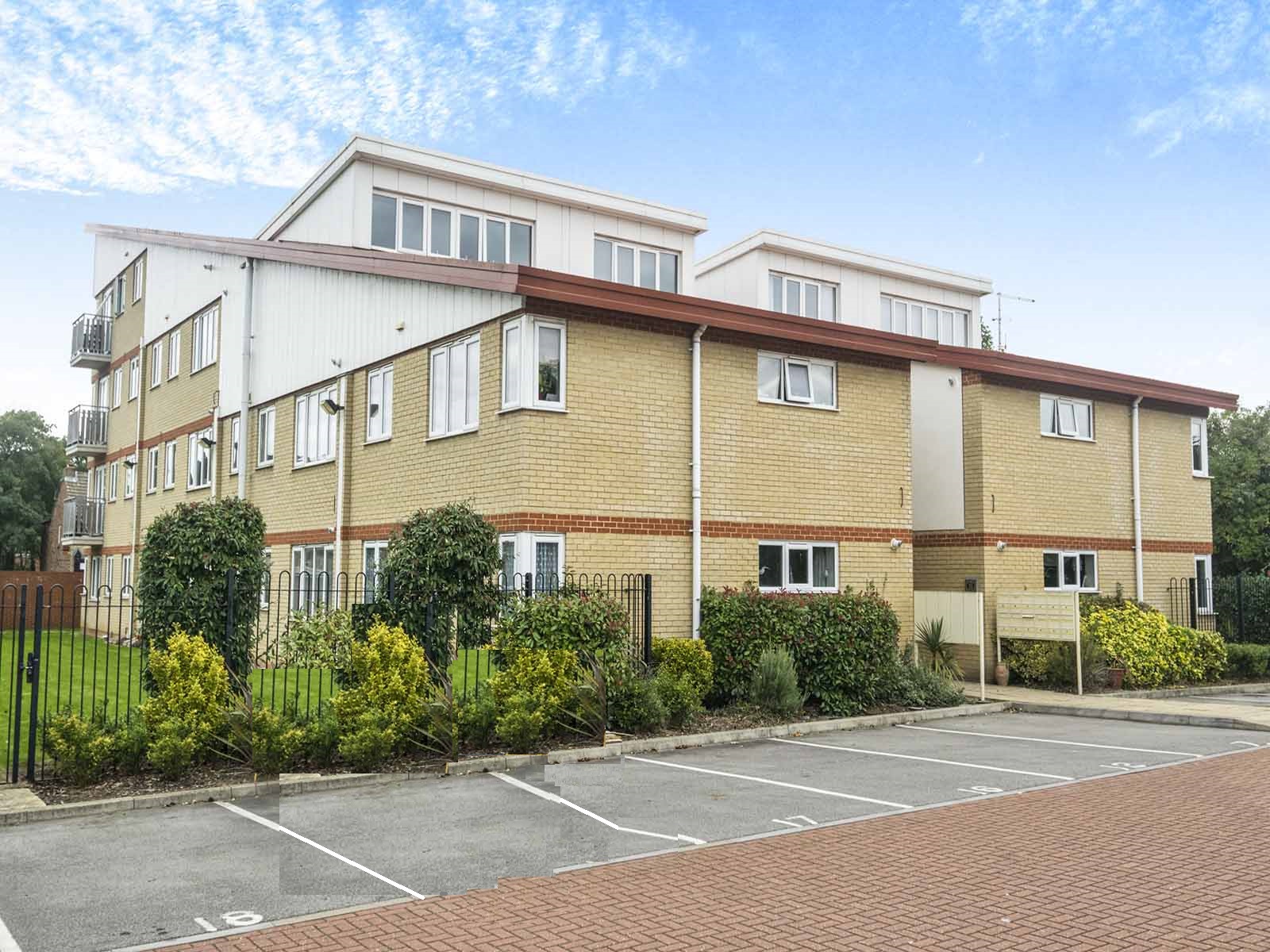 Flat 8 Castlepoint, 998, Lincoln Road, Peterborough photo 2