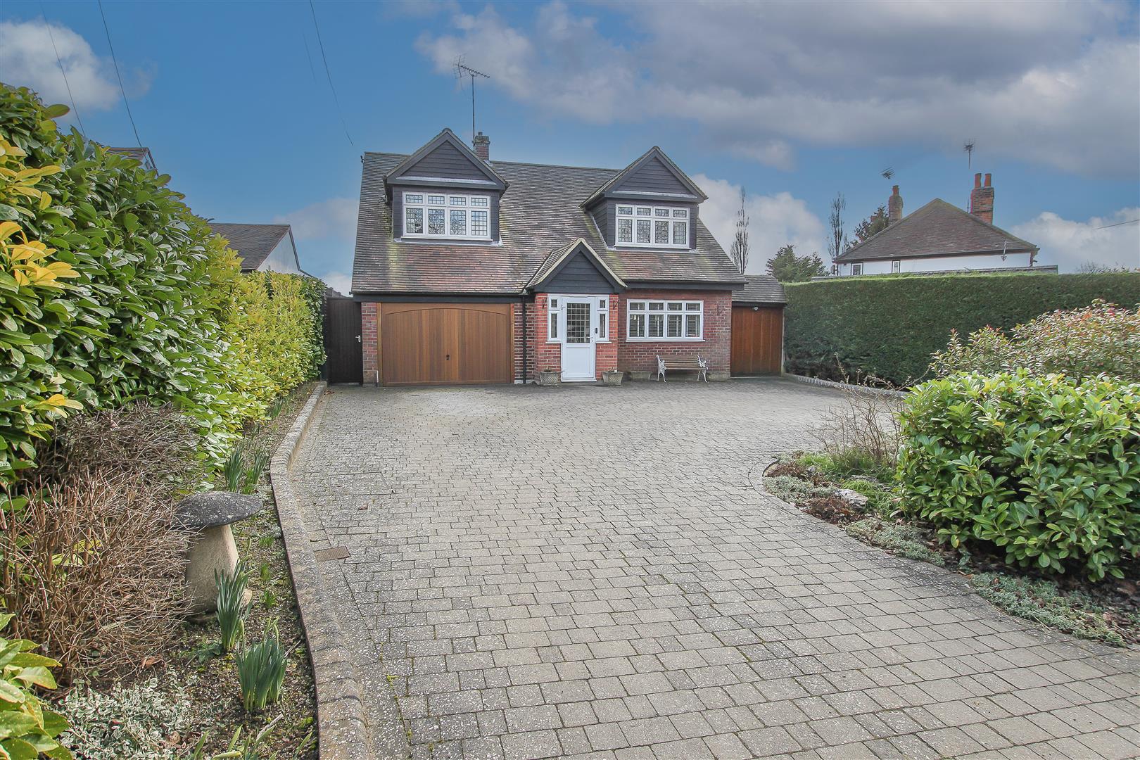 4 bedroom detached house for sale 0