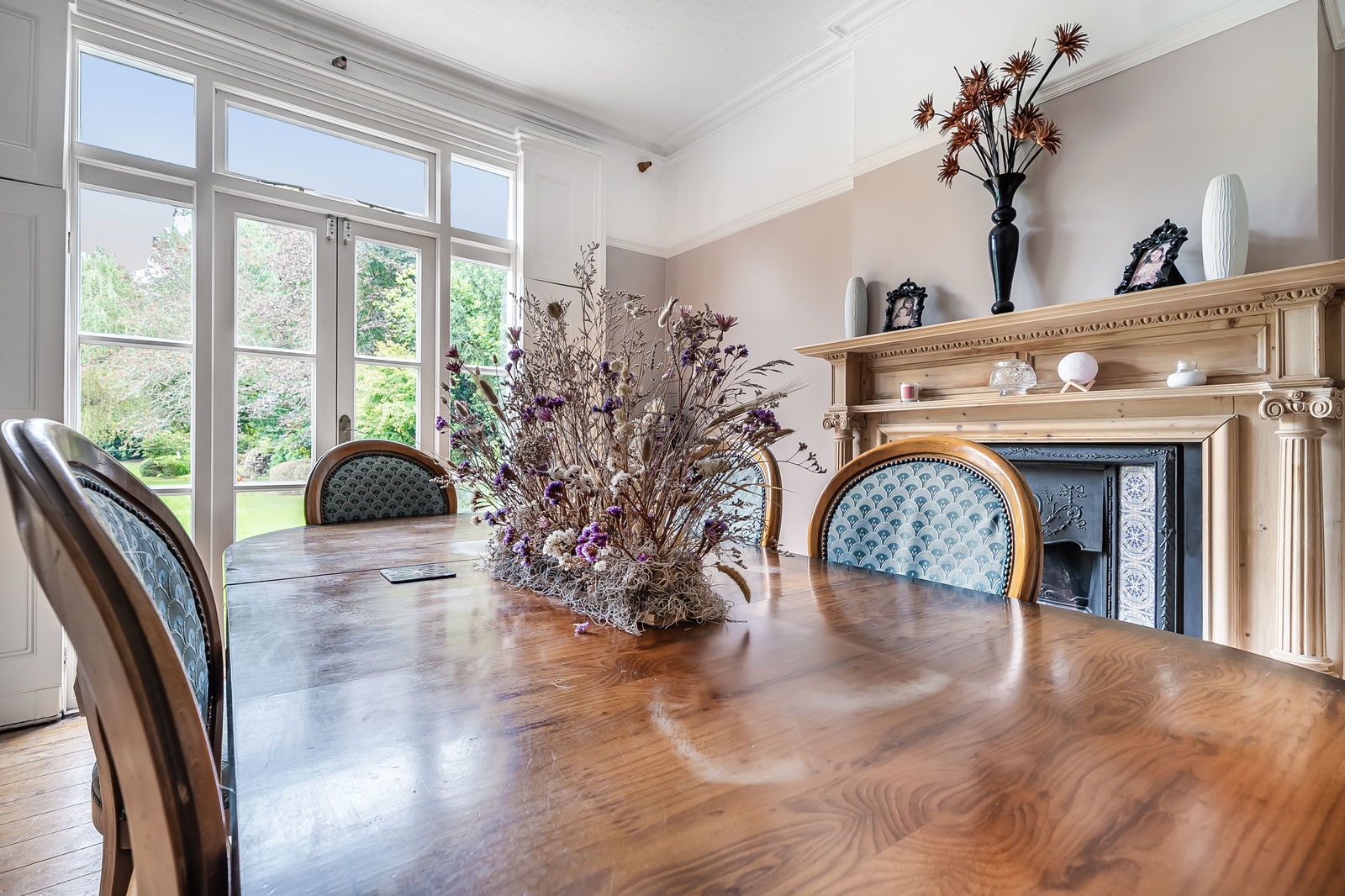 6 bedroom detached house for sale 0