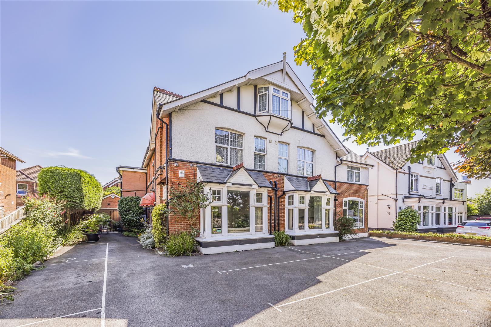 3 bedroom flat for sale in London