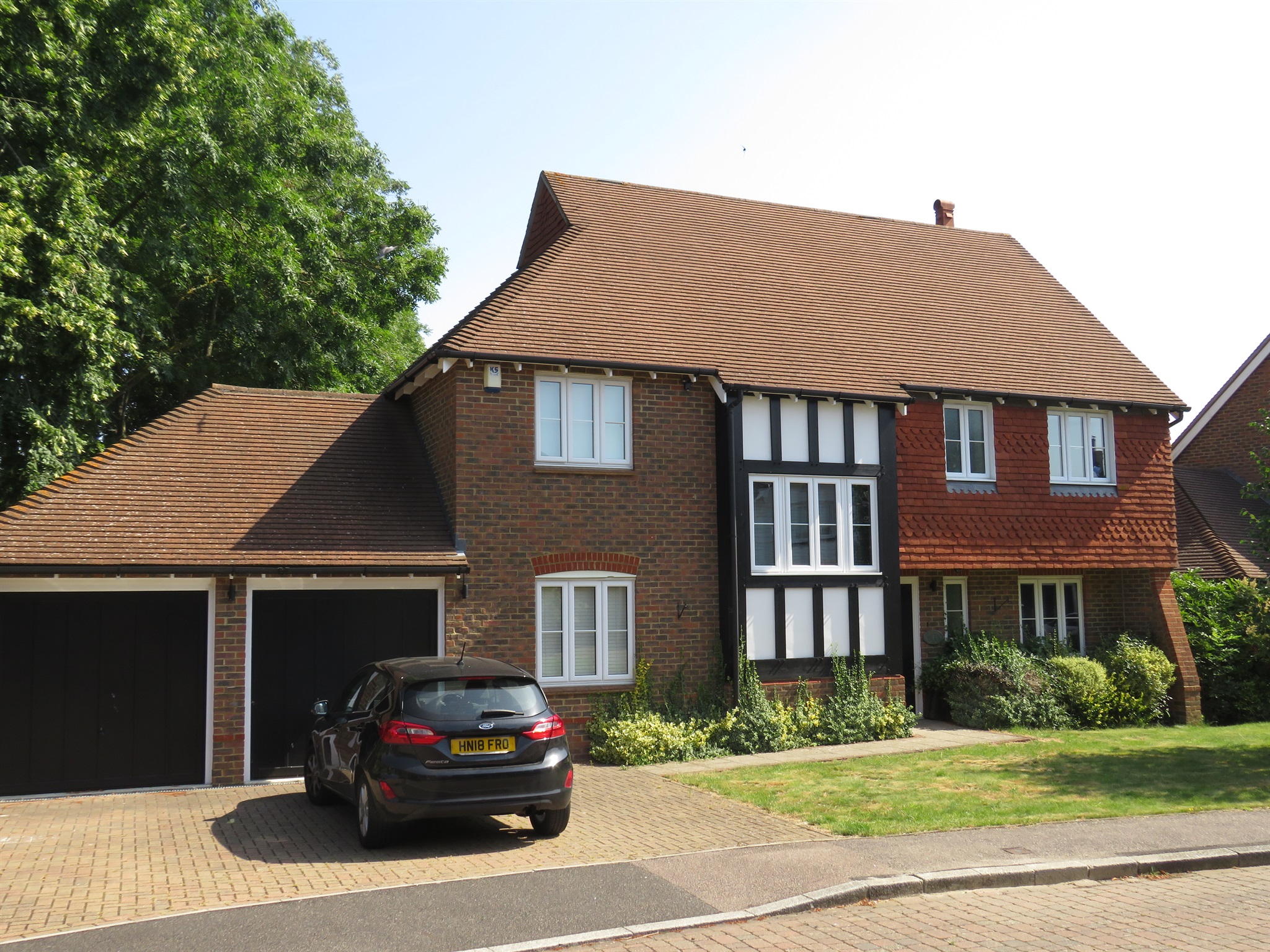 4 bed Detached House