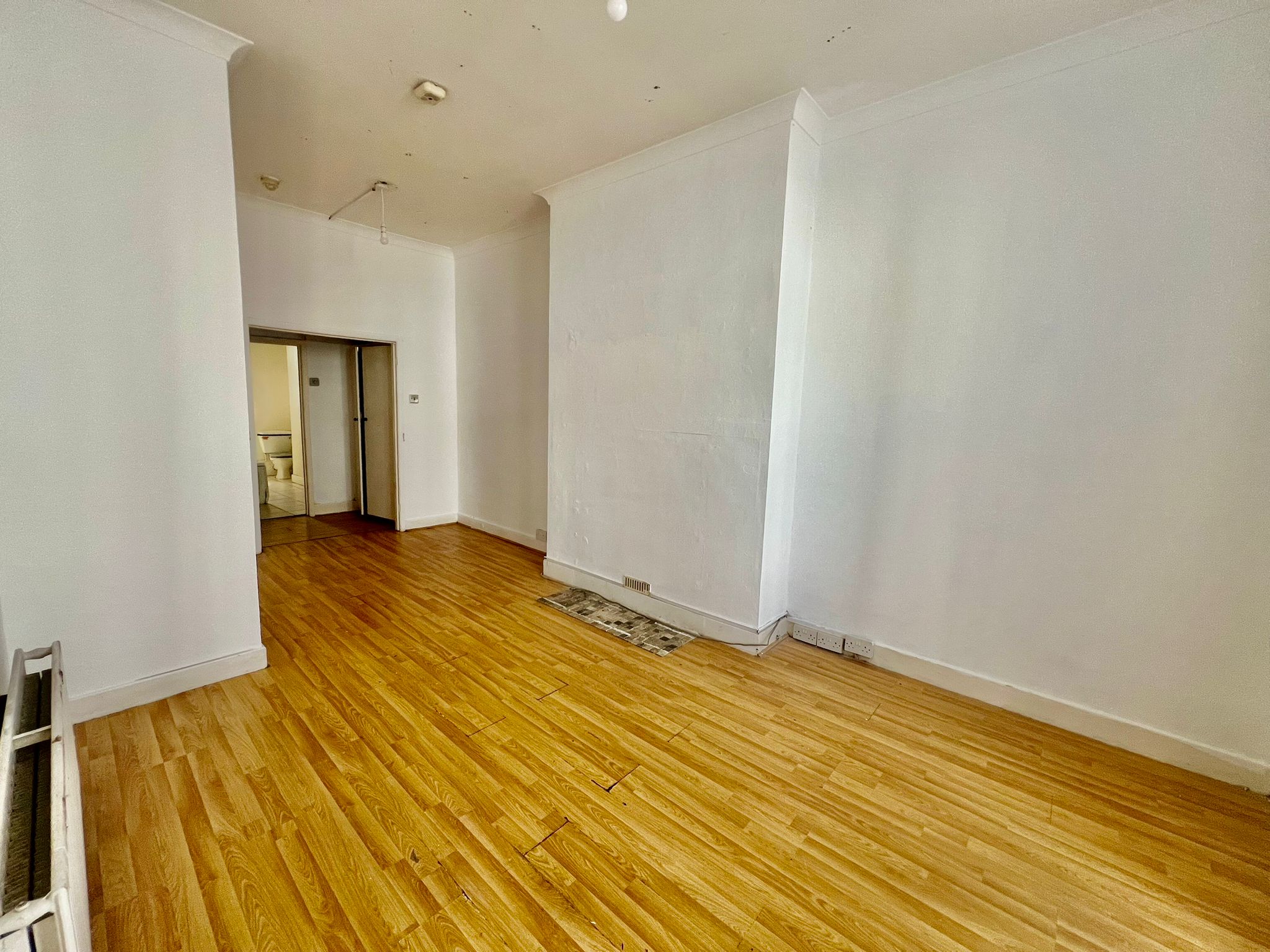 Flat A, 2, Elms Road, Eastbourne photo 4