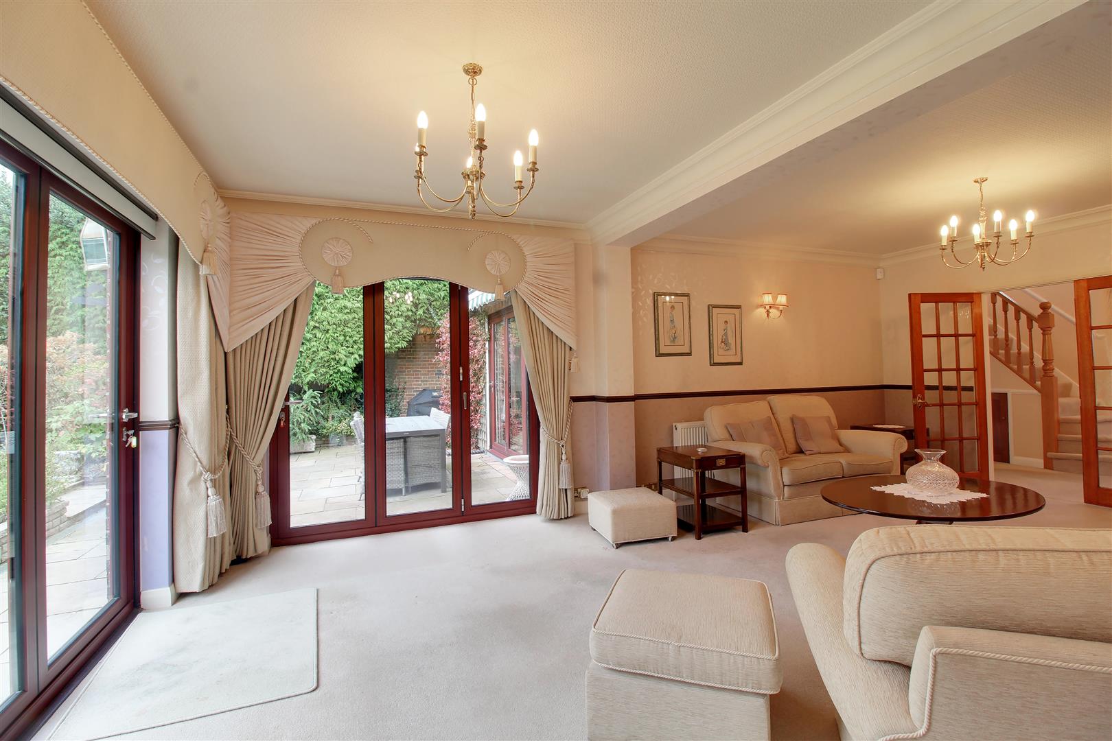 4 bedroom detached house for sale 0