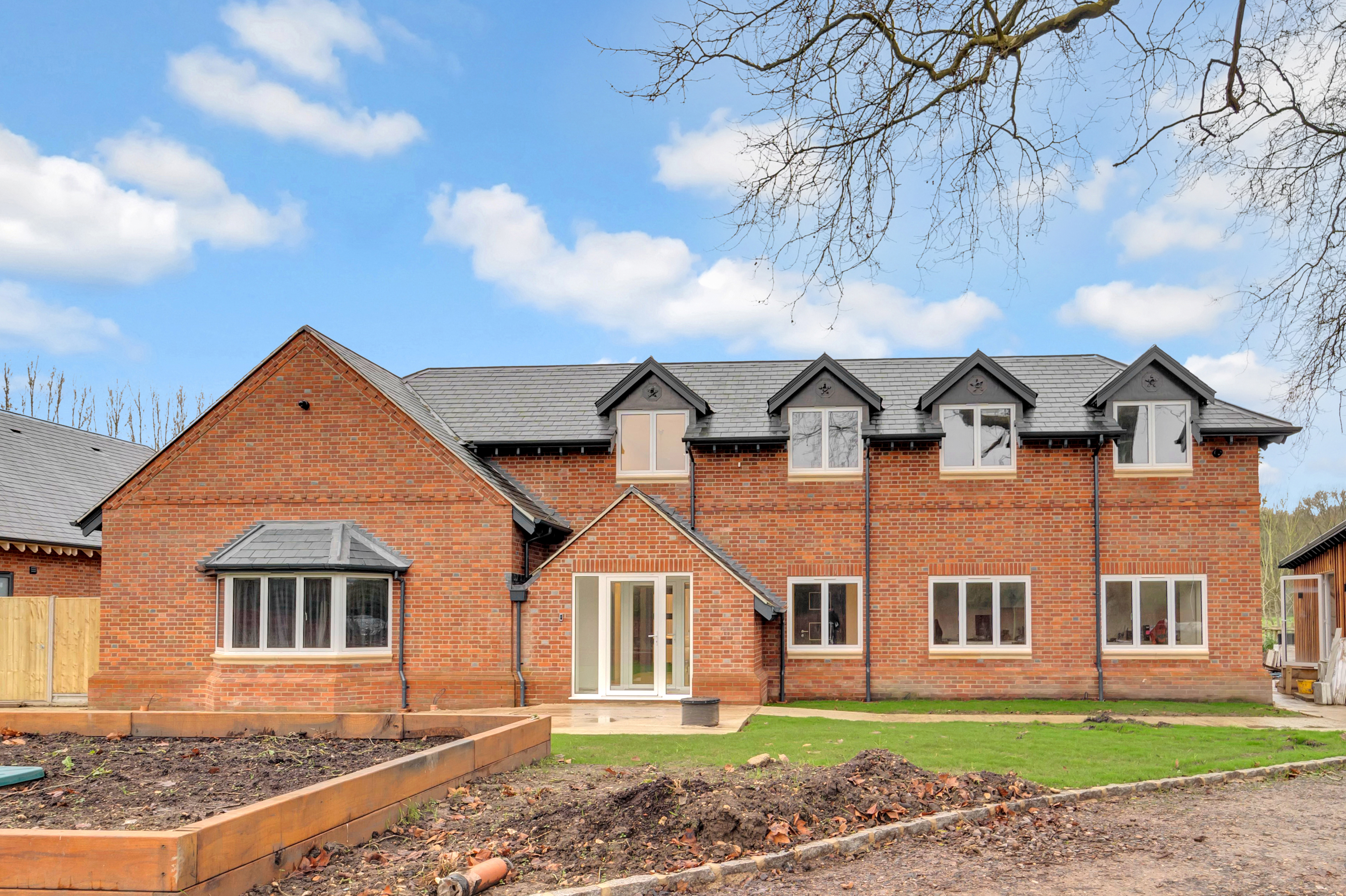 5 bedroom detached new house for sale 0