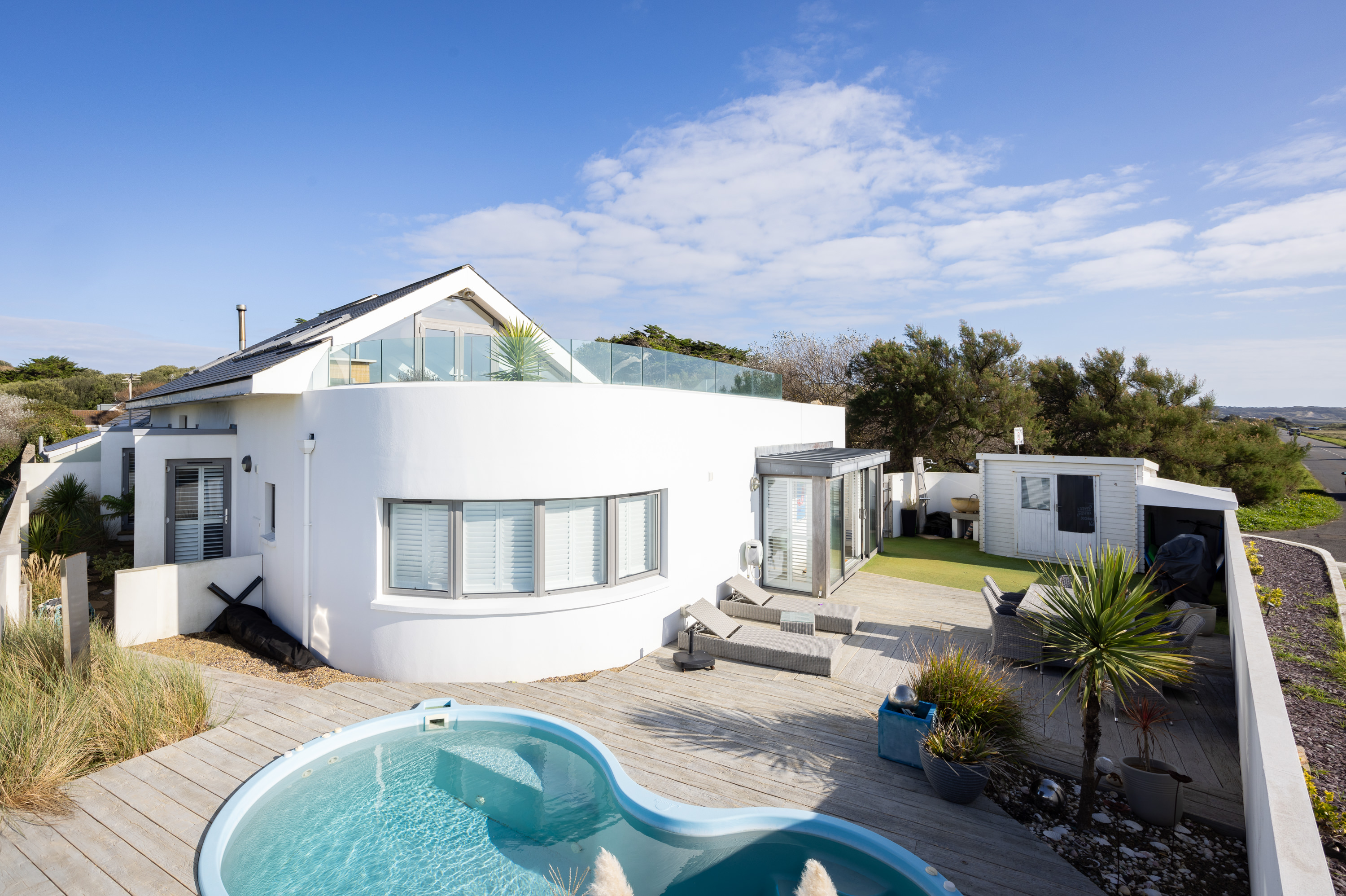 4 bedroom semi-detached house for sale 0