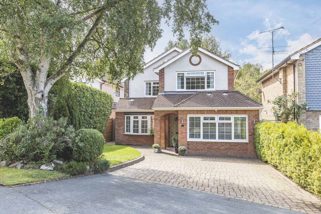 3 bedroom flat for sale