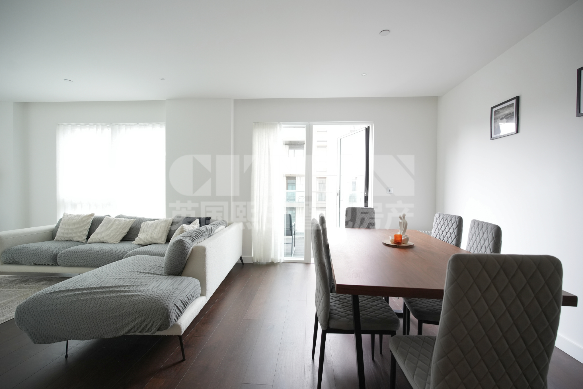 3 bedroom flat for sale 0