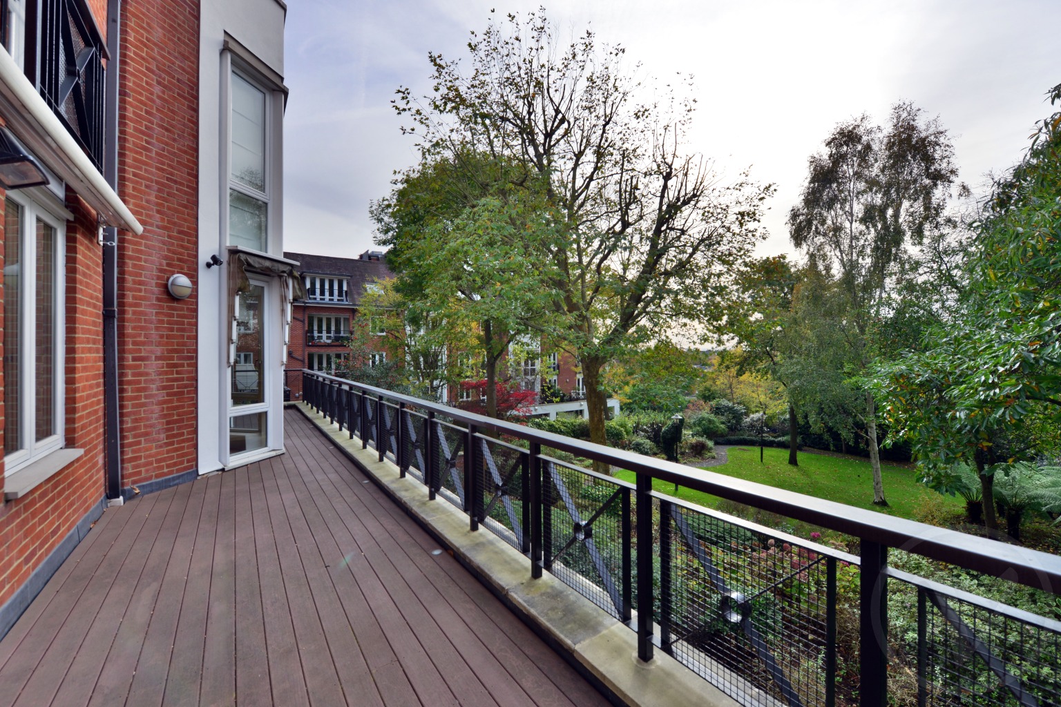 3 bedroom flat for sale 0