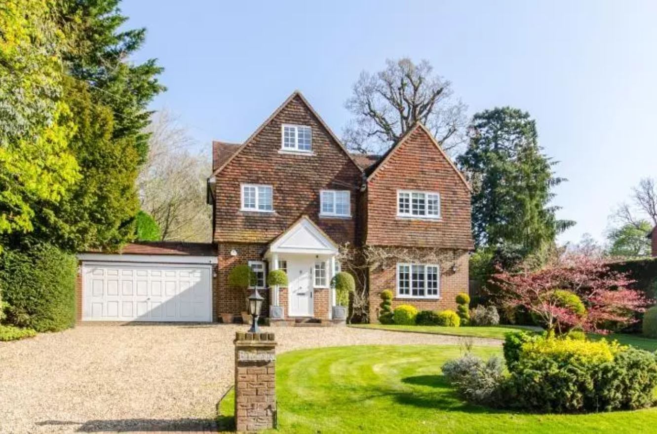 6 bedroom detached house for sale 0