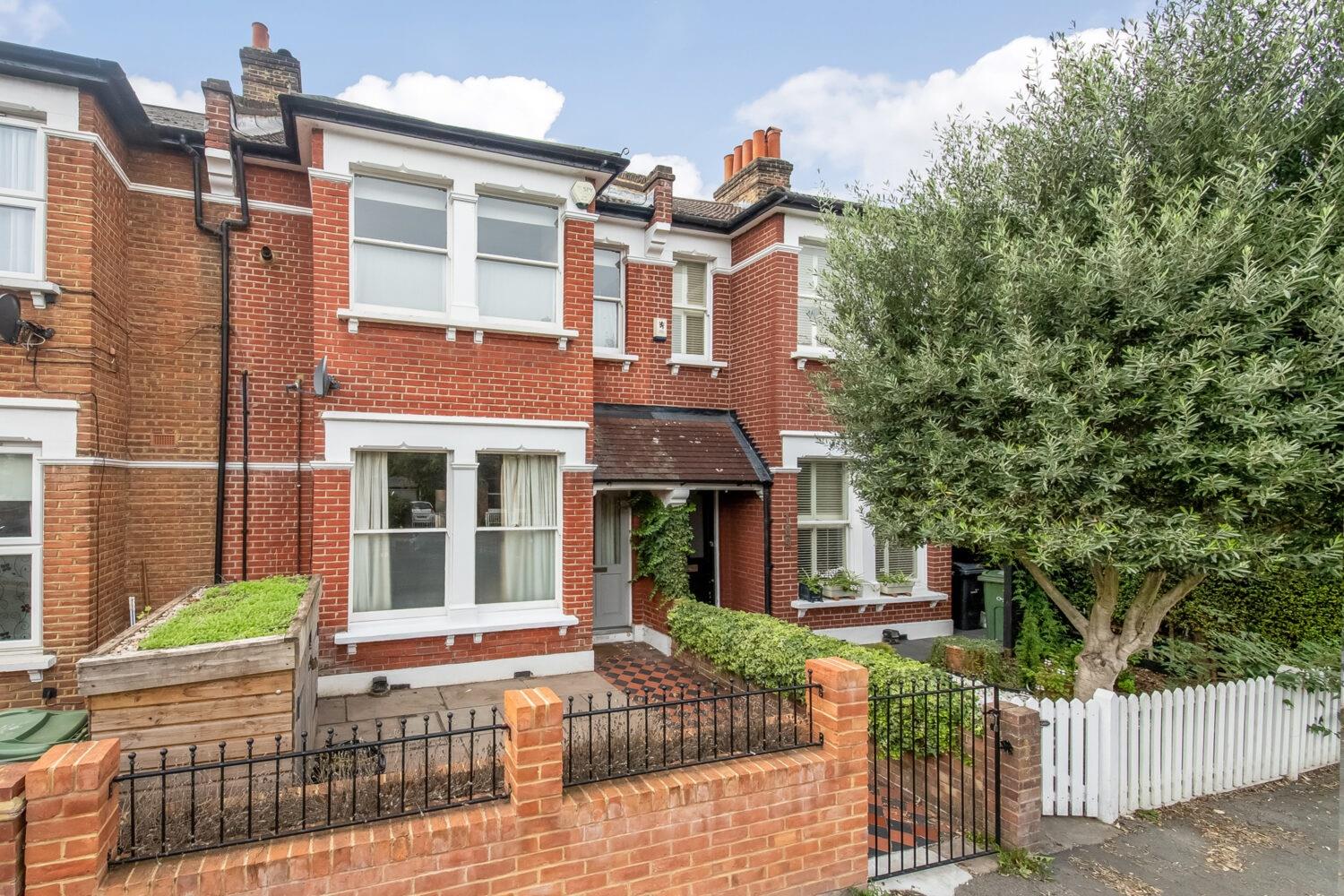 5 bedroom property for sale 0