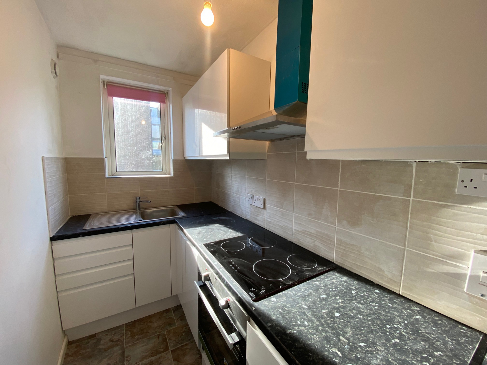 Whitley Close, Stanwell photo 5