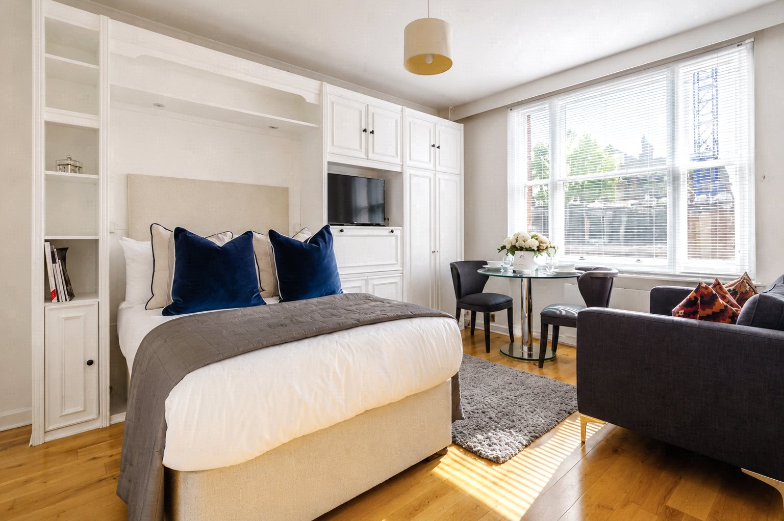 Flat 24, 39, Hill Street, Mayfair, London photo 2