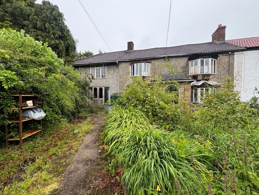 4 bed semi-detached house for sale