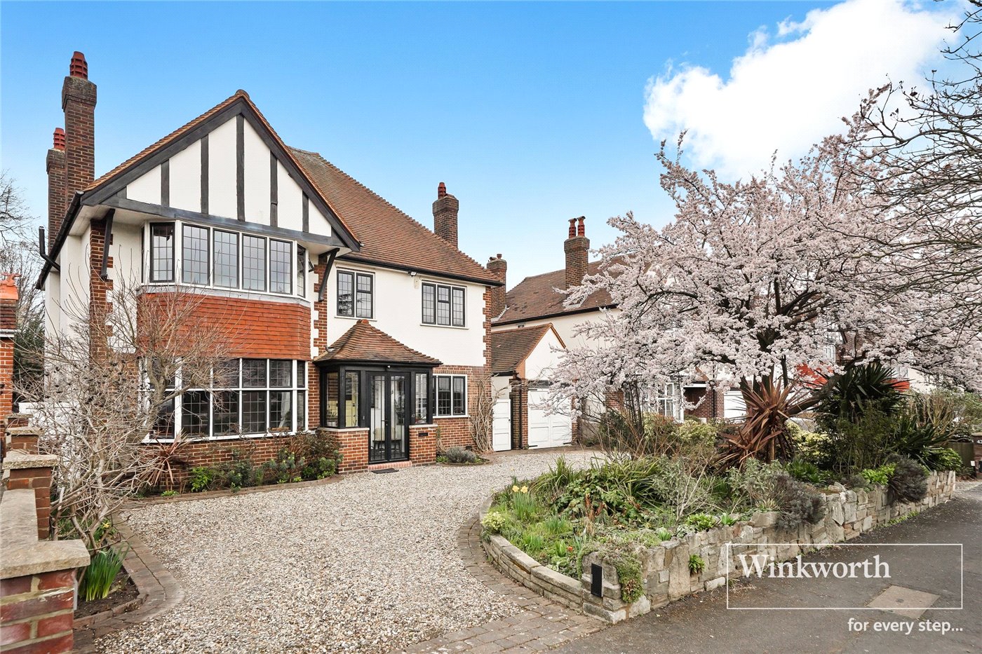 3 bedroom semidetached house for sale in Kingston upon Thames