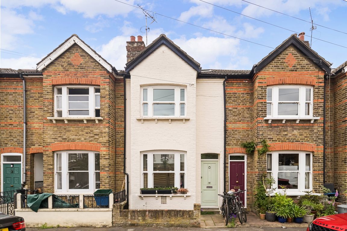 3 bedroom terraced house for sale 0