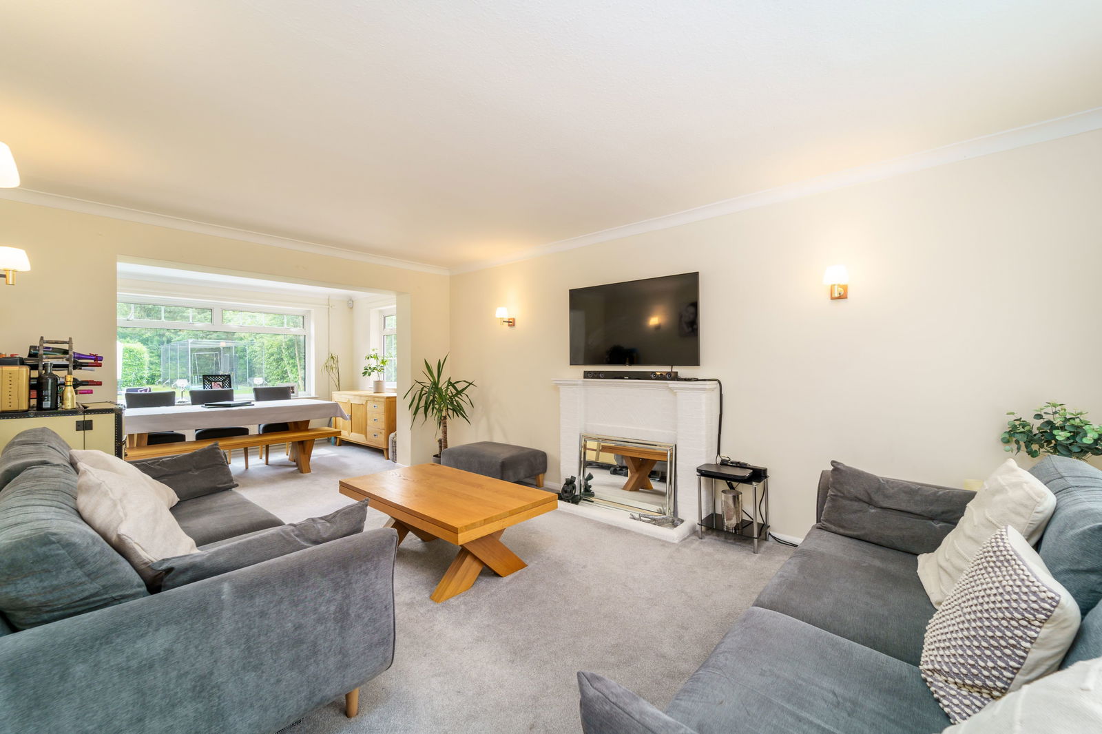 4 bedroom detached house for sale 0