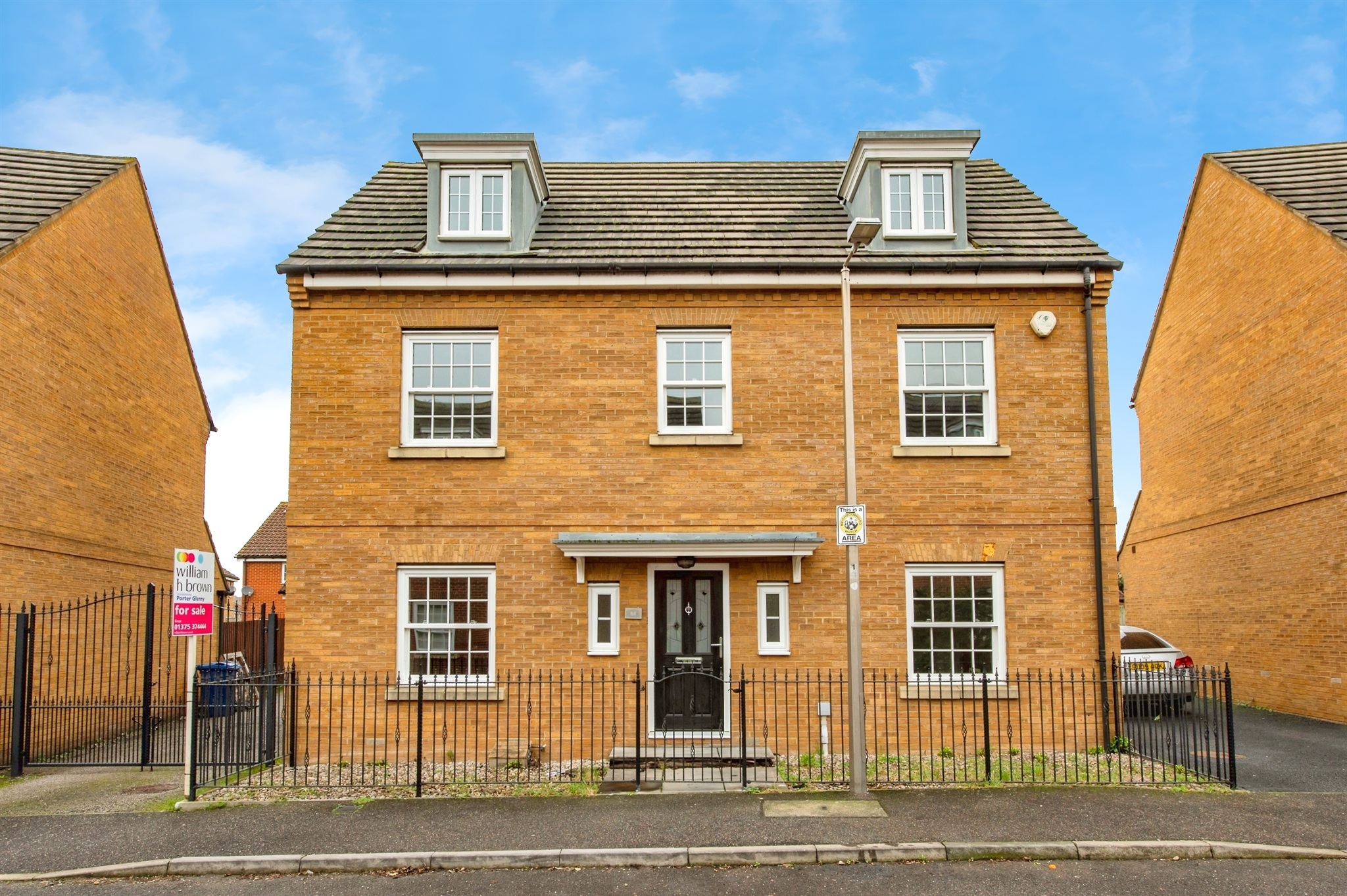 88, Sachfield Drive, Grays photo 2