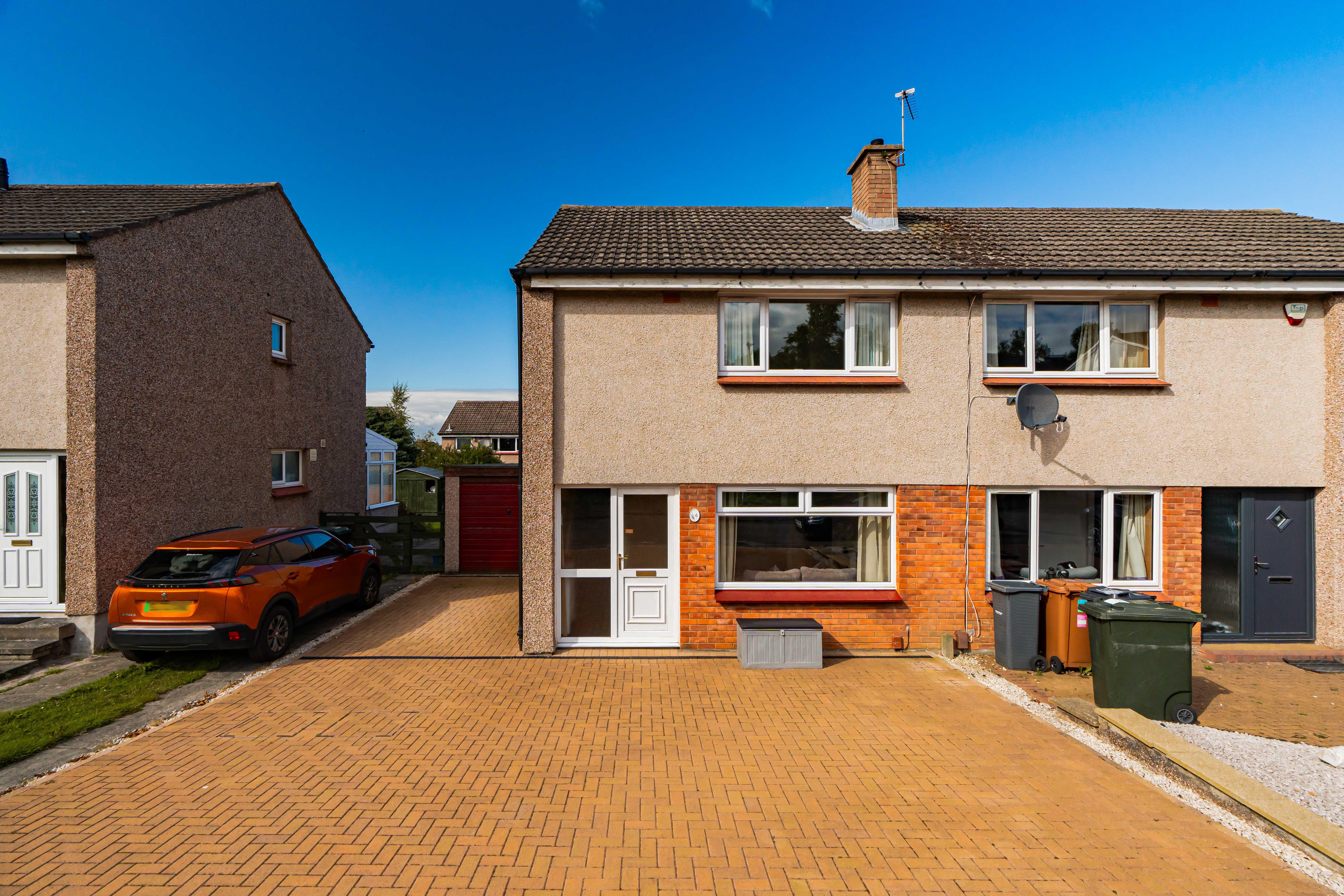 Free property report 6, Baberton Mains Court, Edinburgh, EH14 3ER - Chimnie