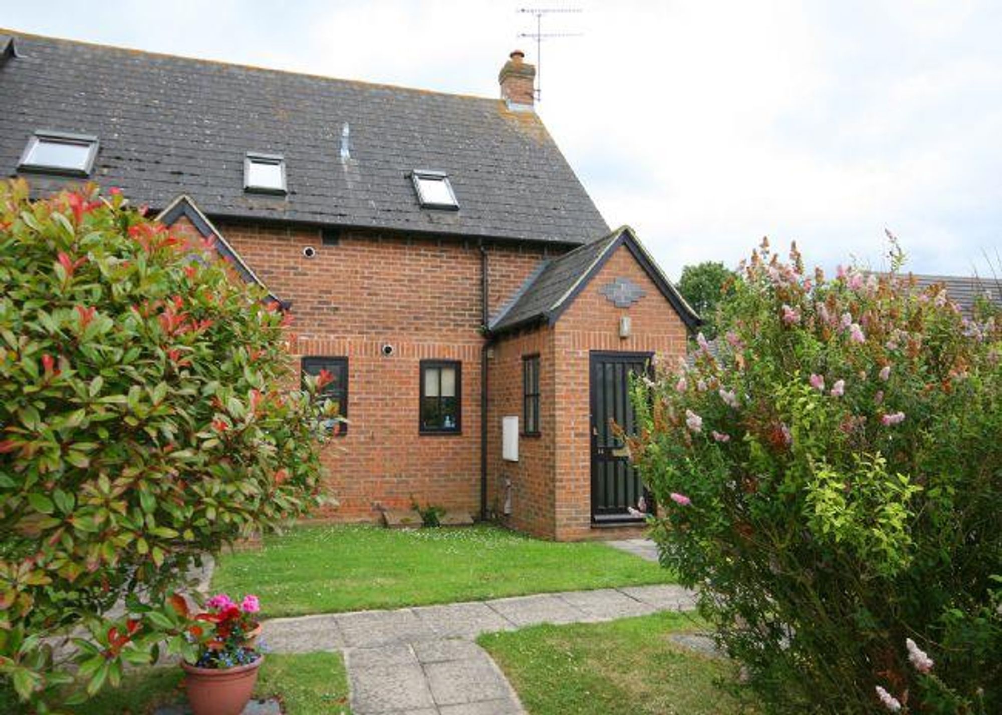 31 Poplars Close, Aylesbury photo 5