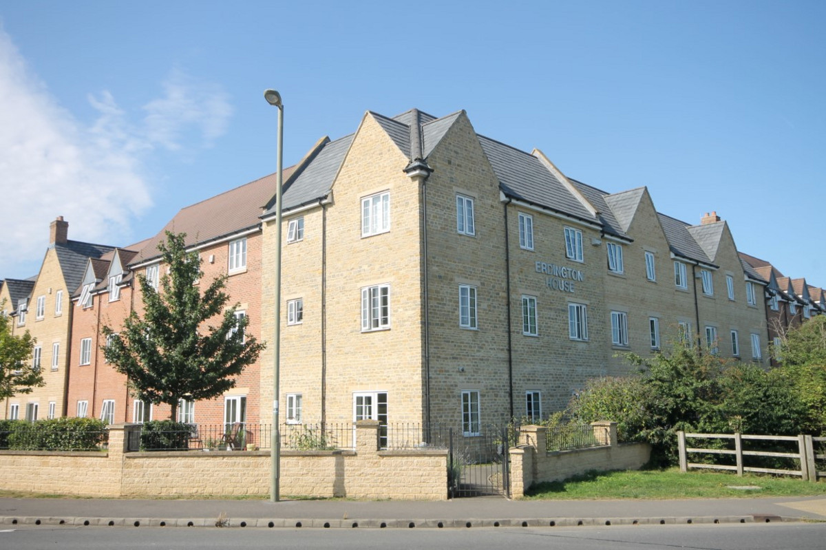 2-bed flat on 4, Erdington House, Yarnton, £200,000