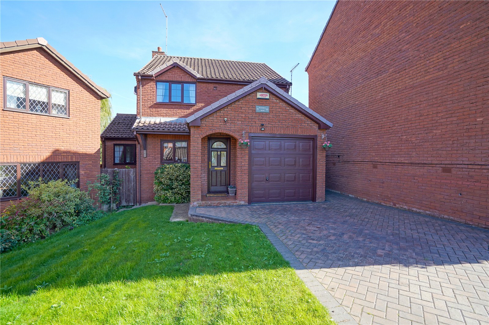 3 bed detached house for sale