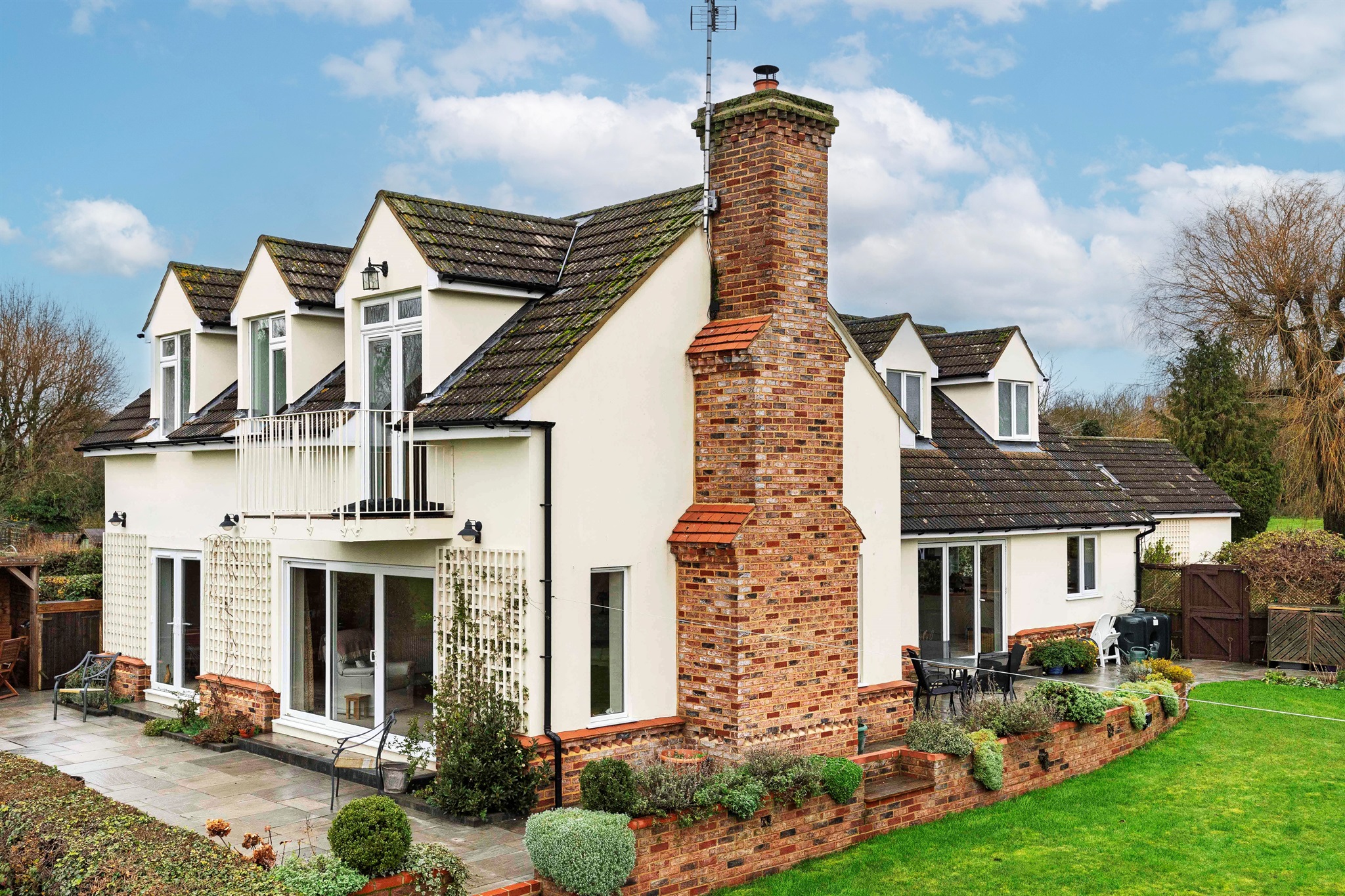 4 bedroom detached house for sale 0