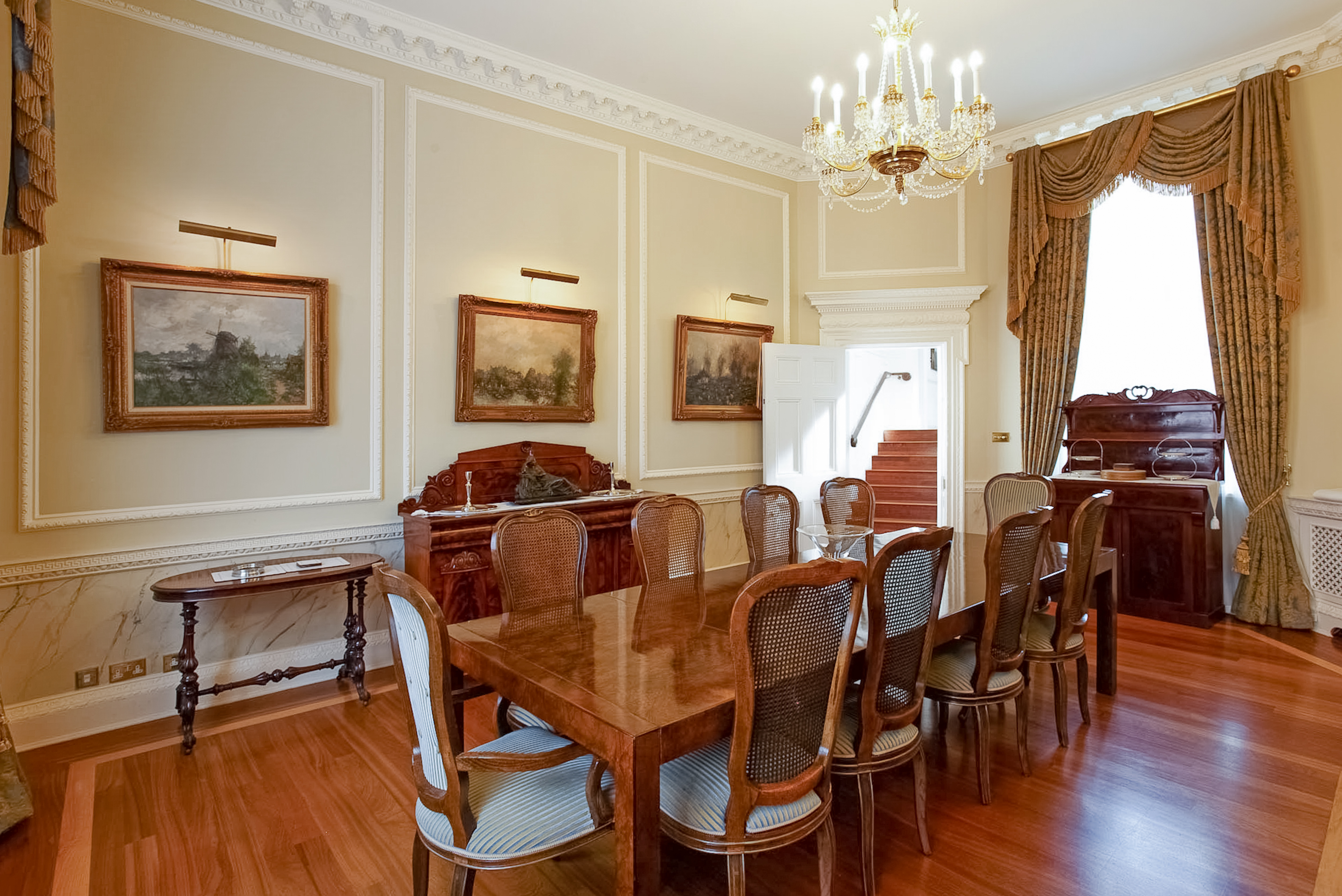 3 bedroom flat for sale 0