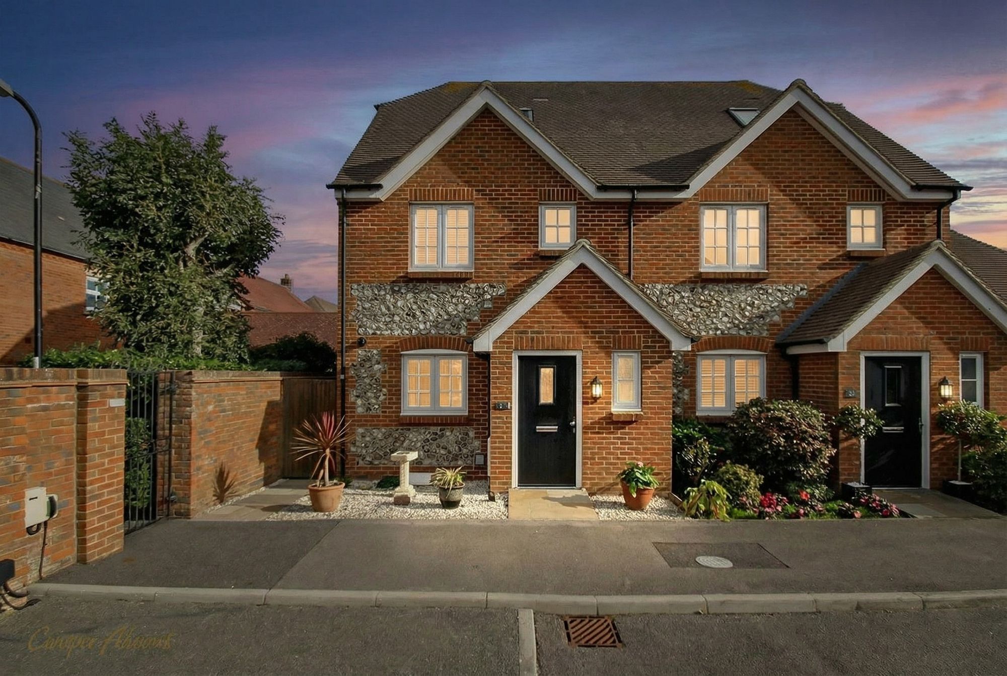 1 Lansdowne Cottages Willow Wood Close, Littlehampton photo 2