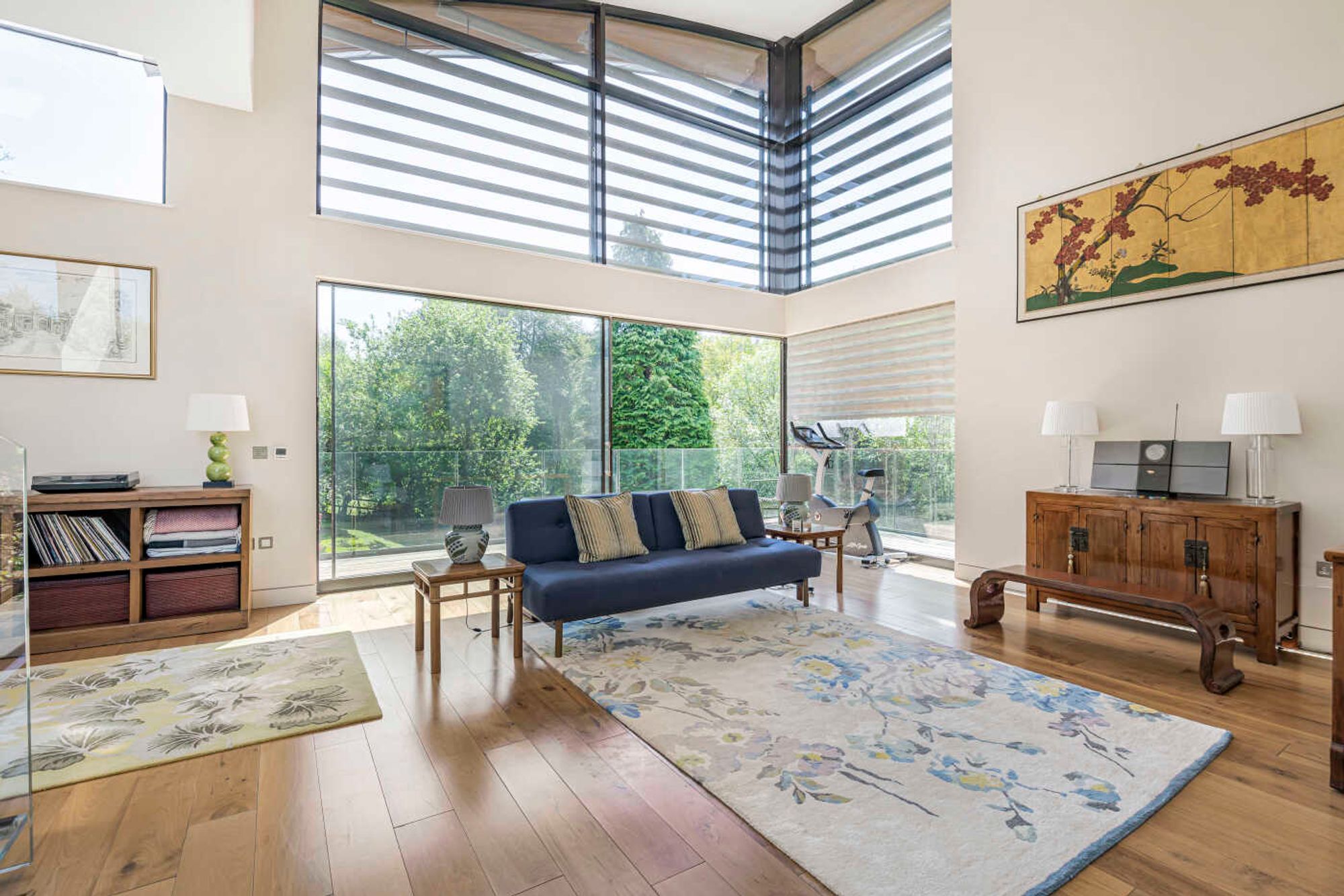 5 bedroom detached house for sale 0