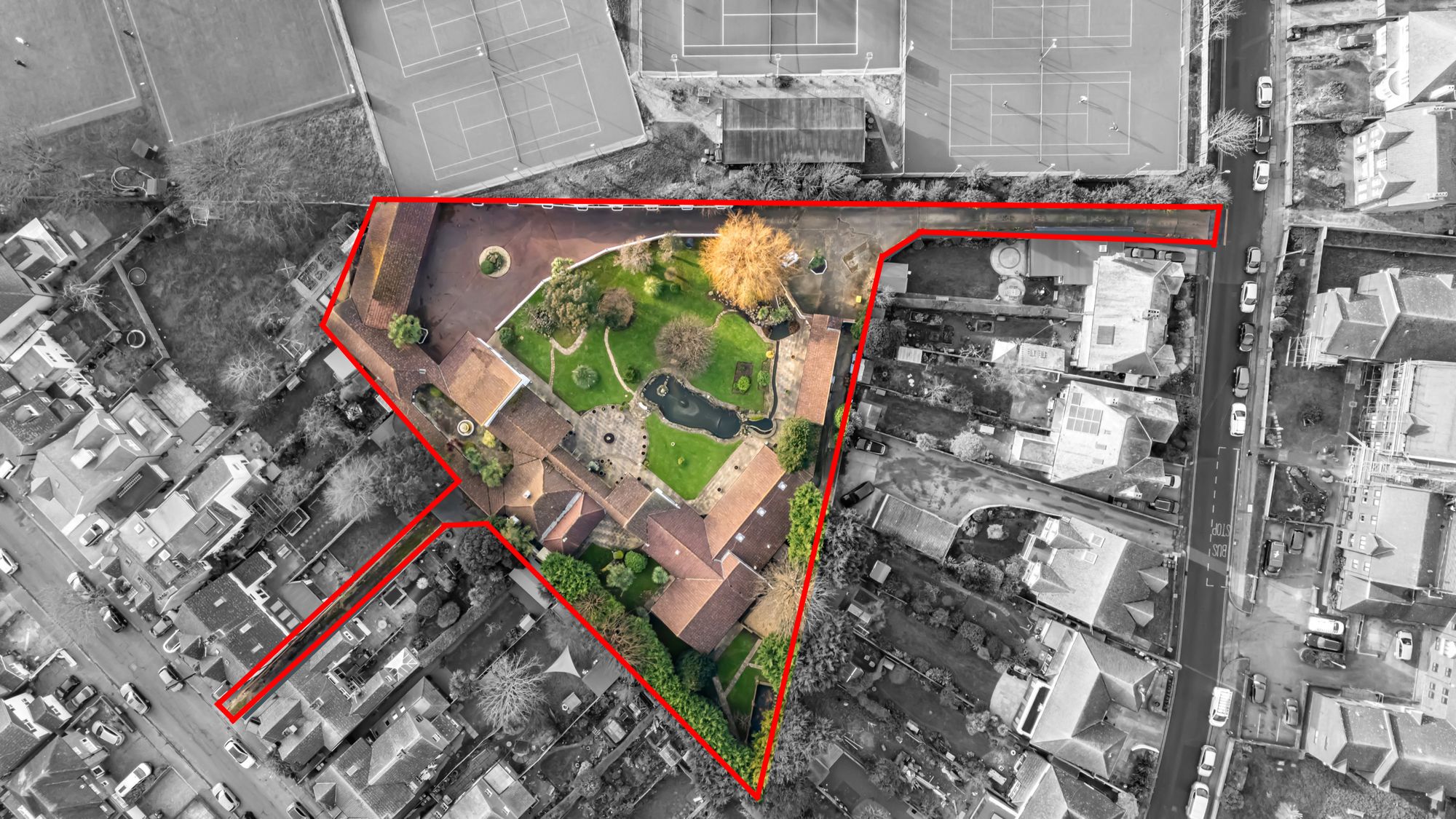 5 bedroom detached house for sale 0