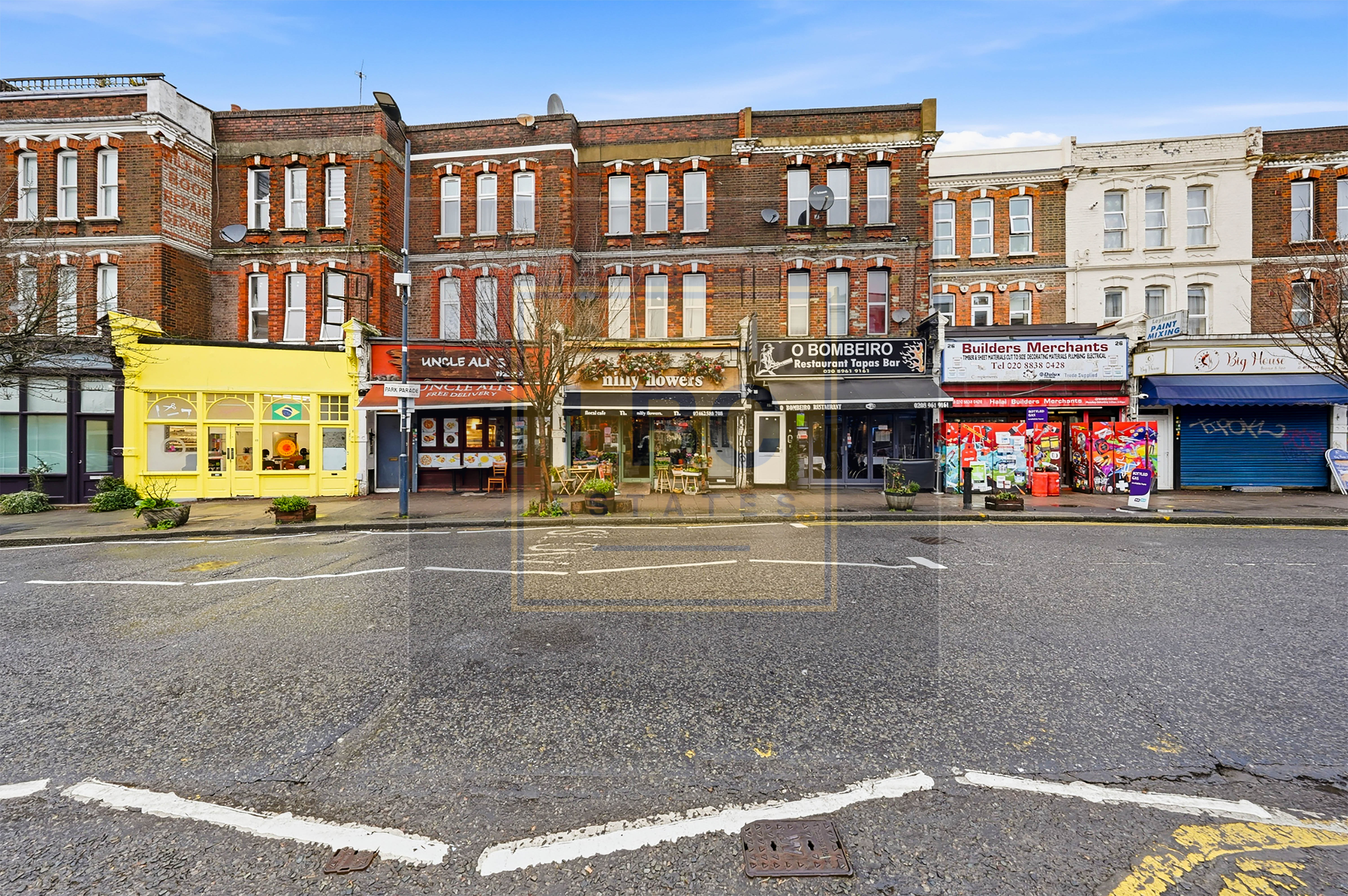 5 bedroom detached house for sale in Leatherhead