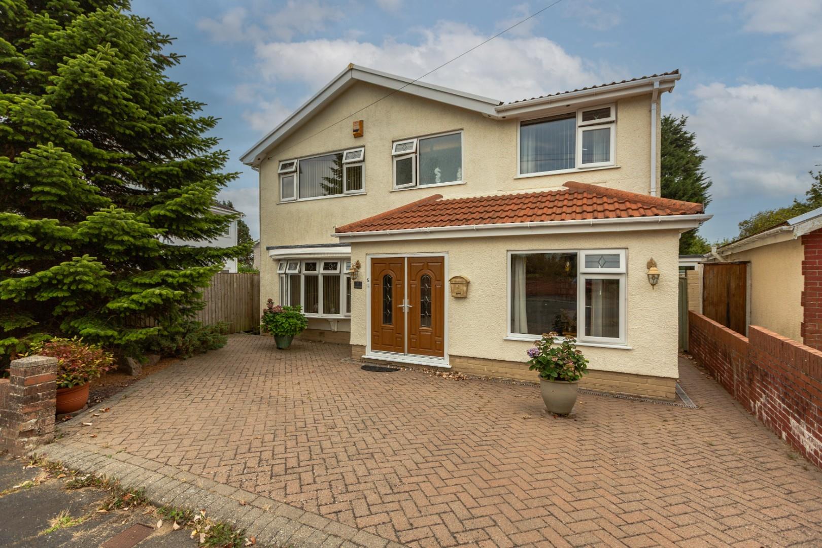 4 bed detached house for sale