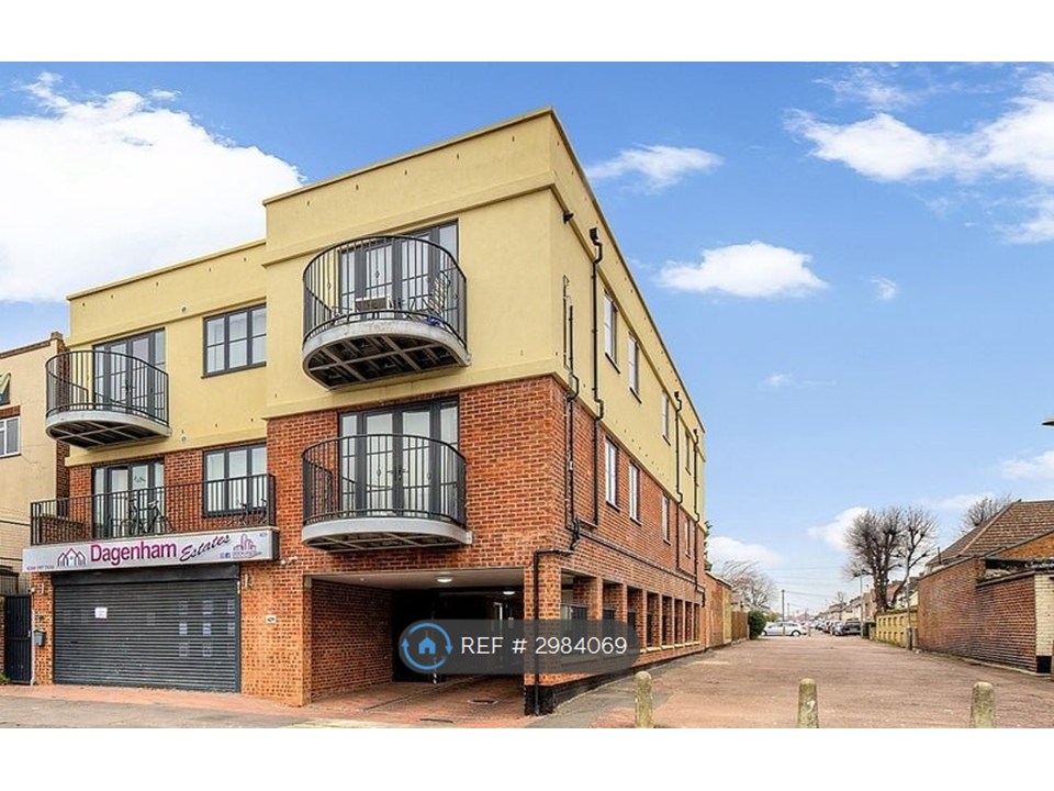 Flat, Becontree Avenue, Dagenham photo 5