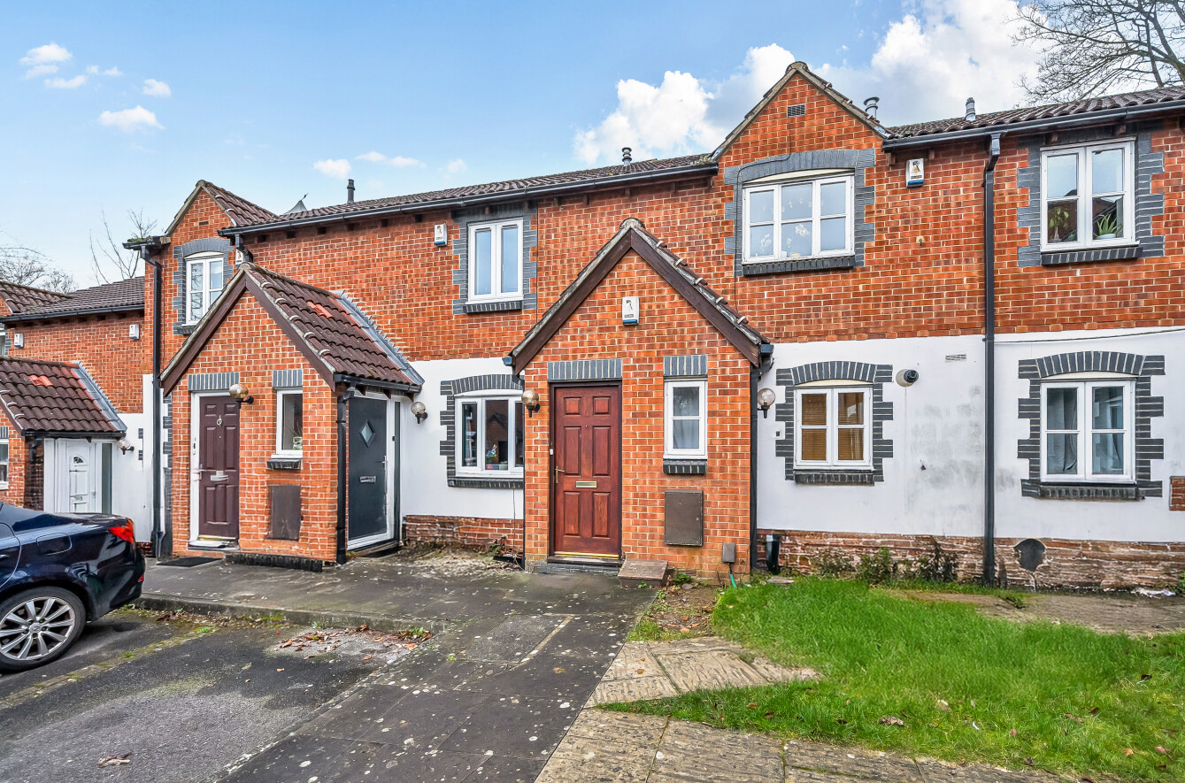 2 bed flat for sale
