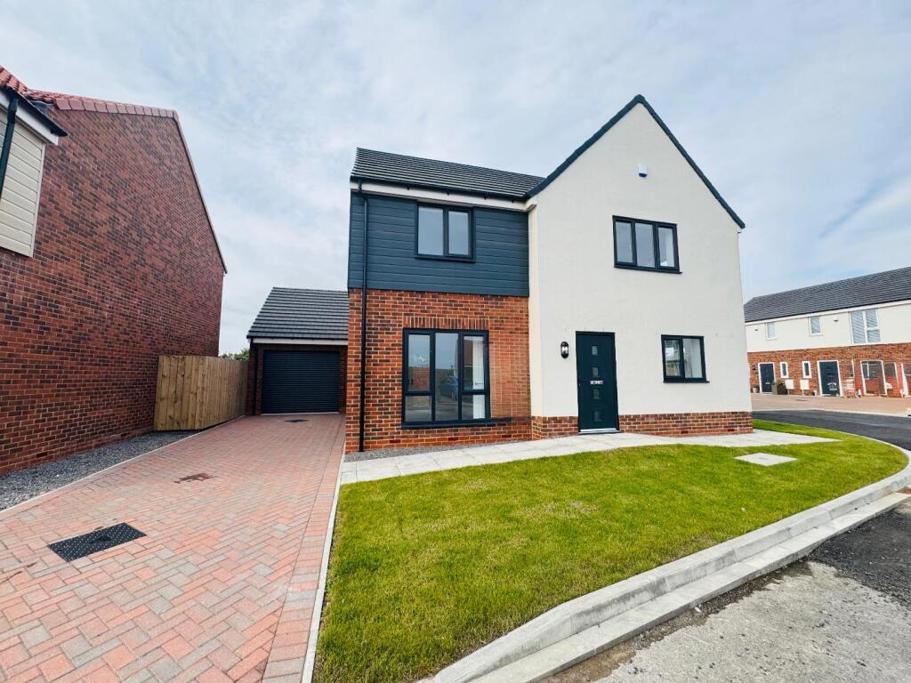 100, Whin Meadows, Hartlepool photo 3