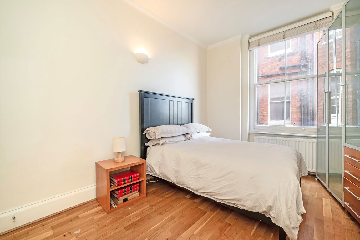 Flat 2X, Portman Mansions, Chiltern Street, London photo 4