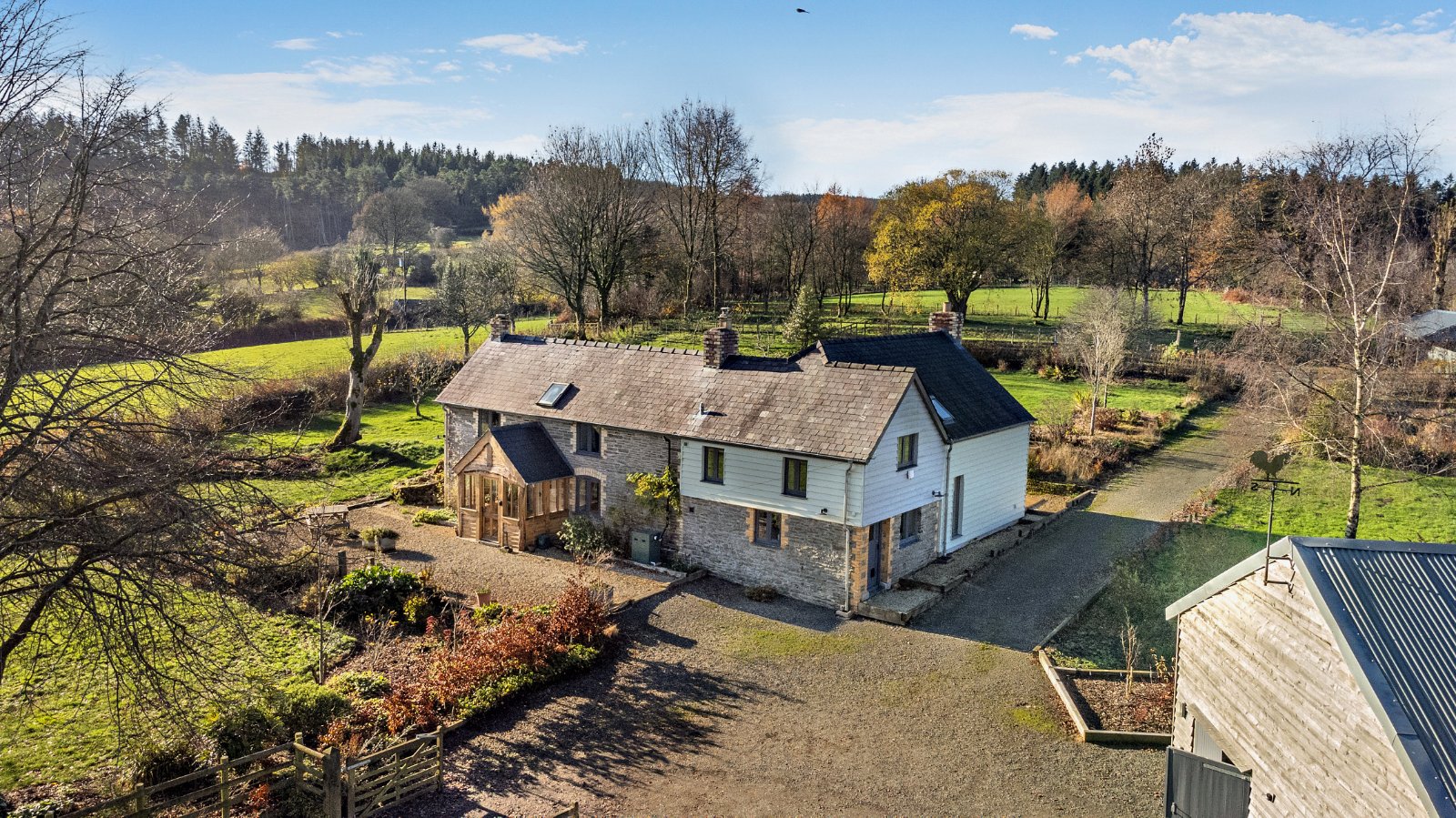 4 bedroom equestrian property for sale 0