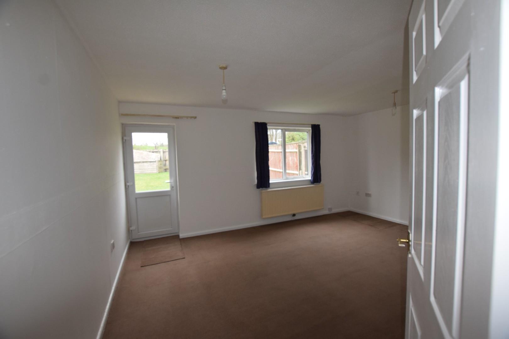 66, Beaulieu Close, Swindon photo 4