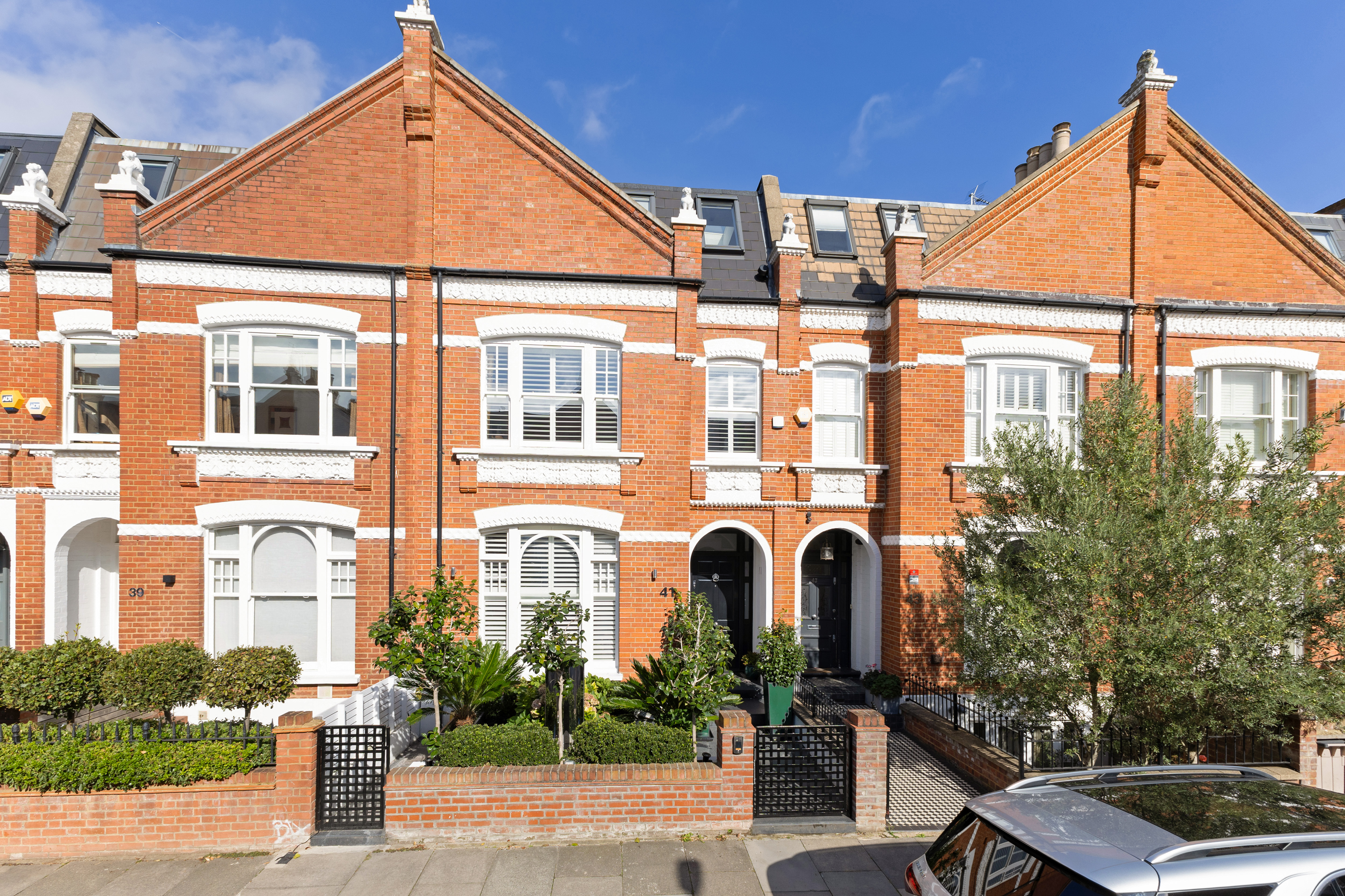 5 bedroom detached house for sale 0