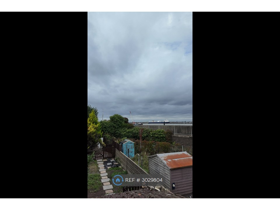 3-bed terraced on Woodville Cottages, Mark Lane, Gravesend, £1,600/mo