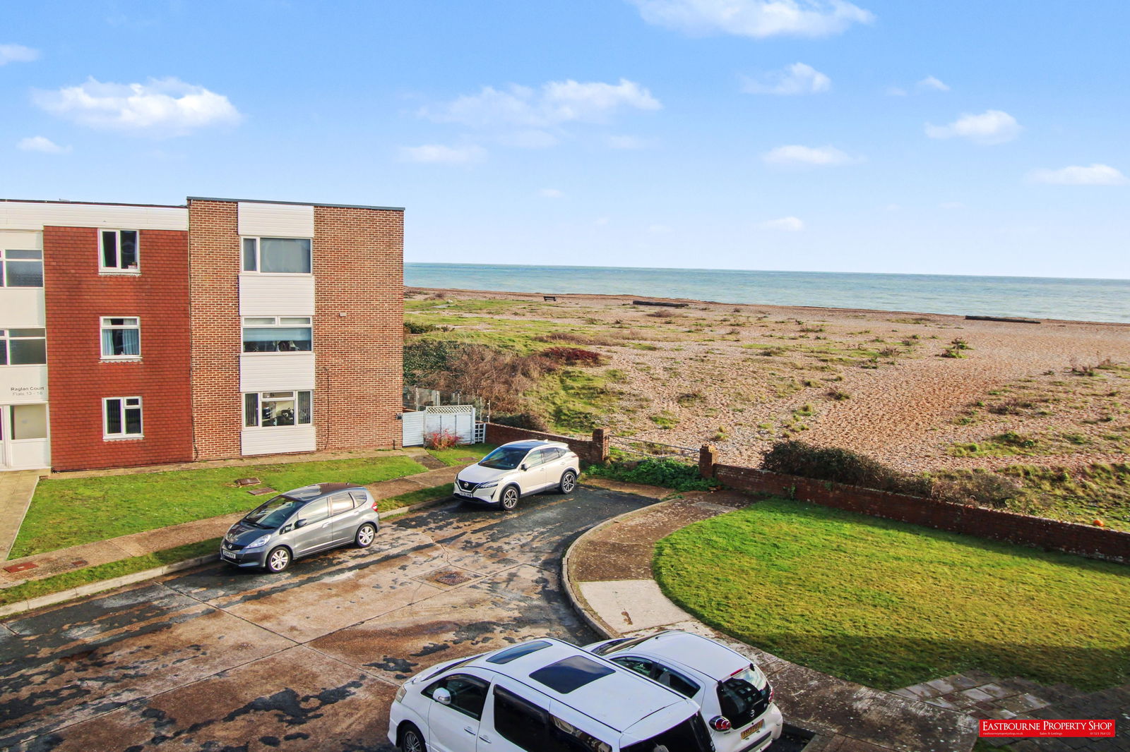 13 Clarence Court photo 4