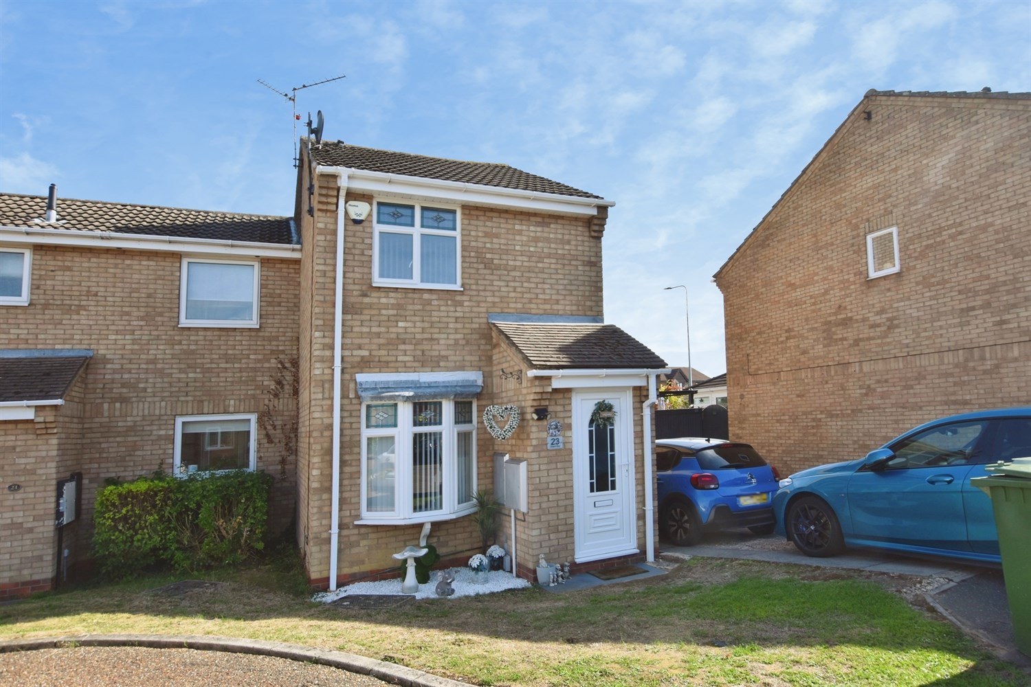 2 bed semi-detached house for sale