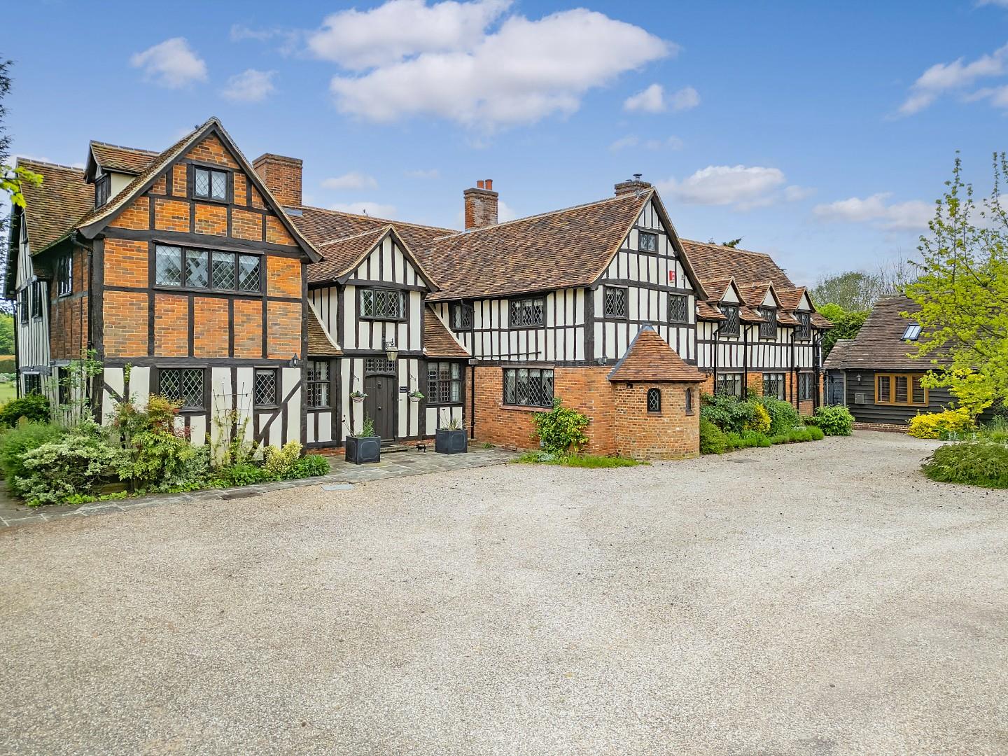7 bedroom detached house for sale 0