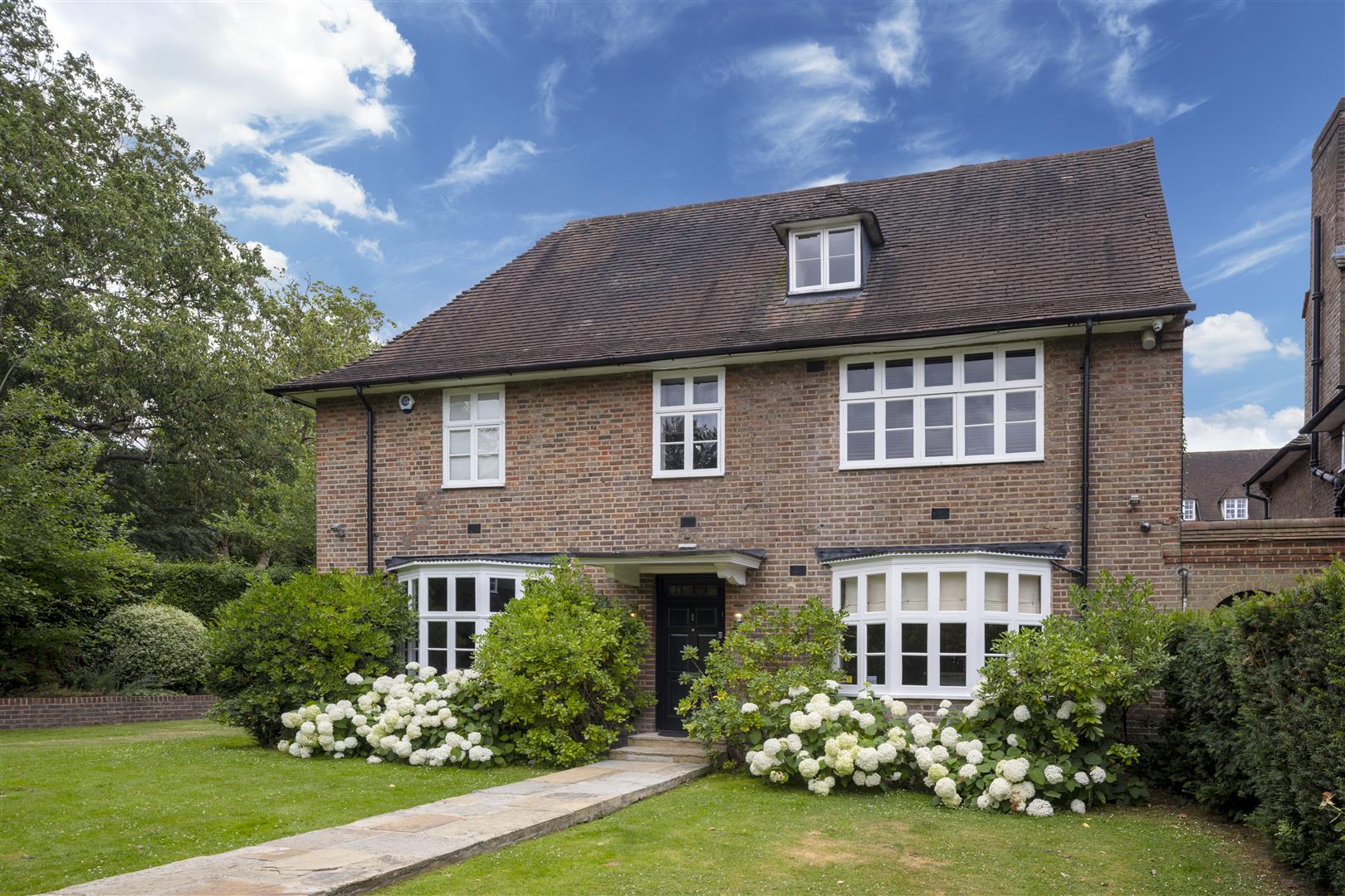 5 bedroom property for sale 0