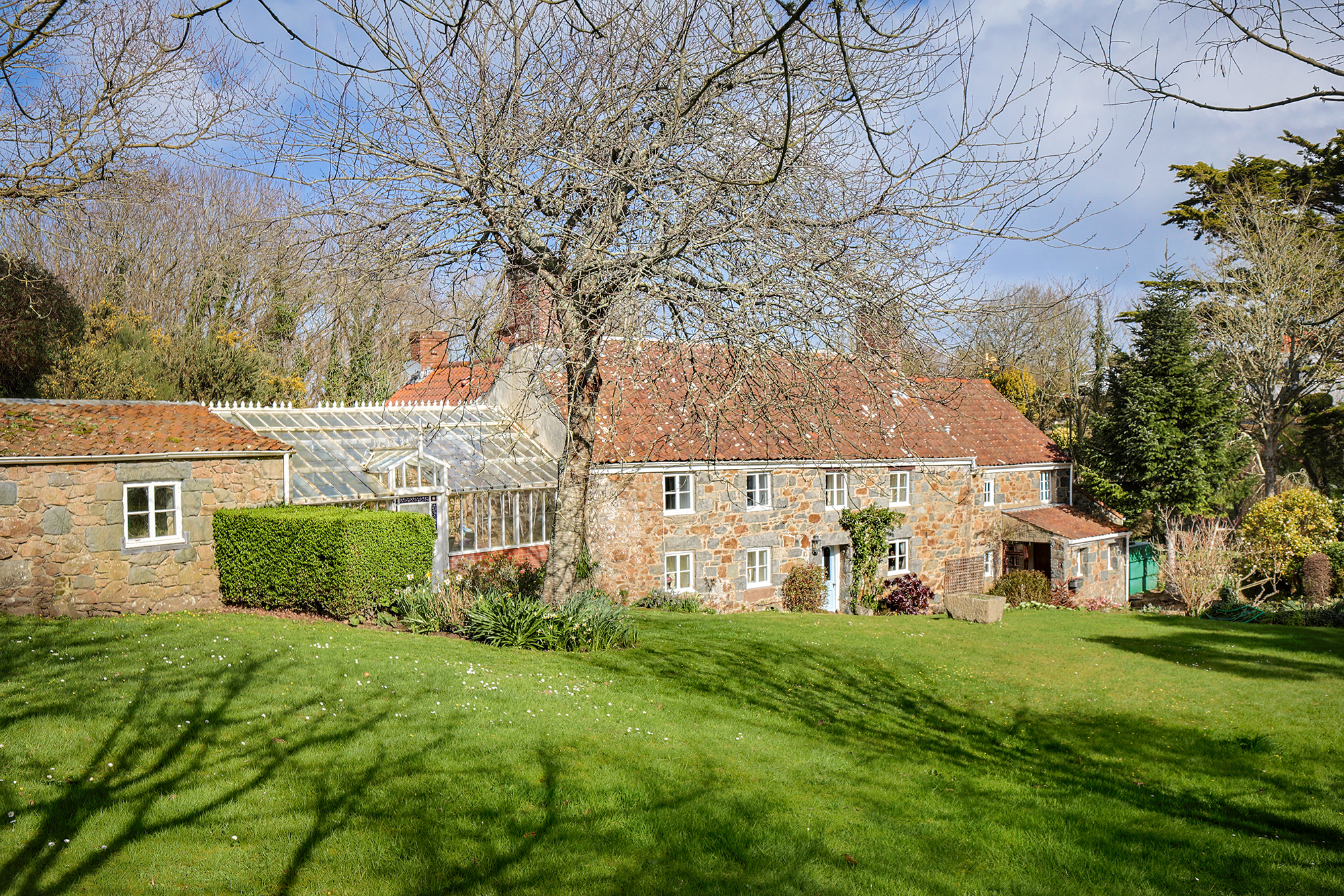 3 bedroom terraced house for sale in London